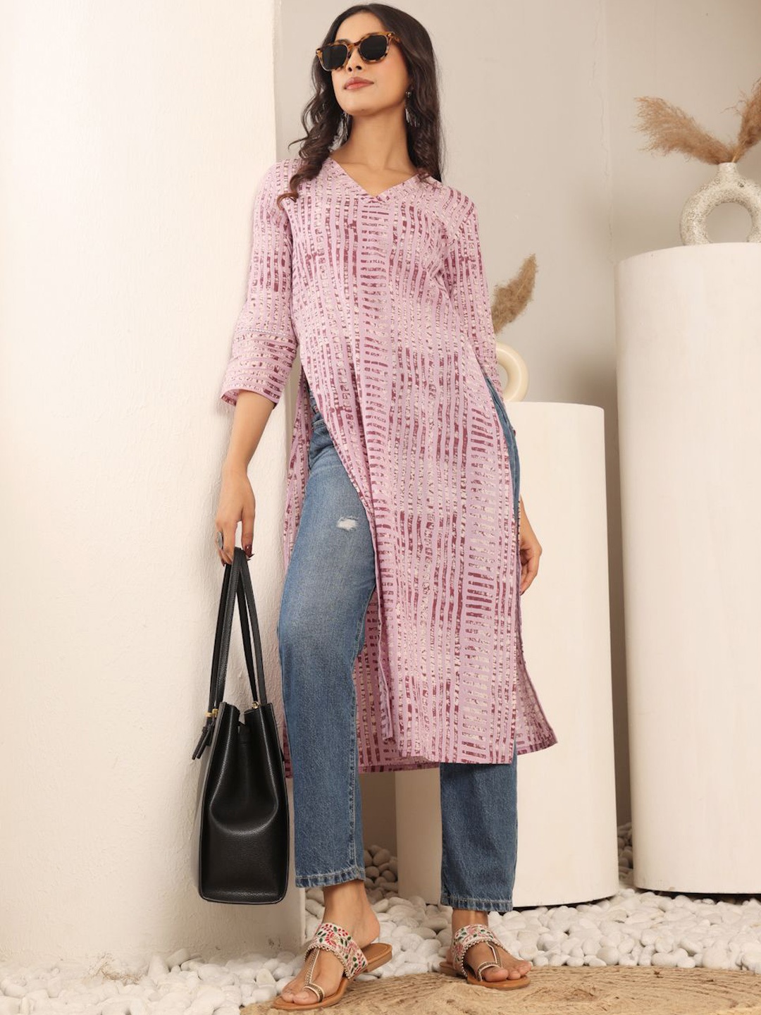 

Varanga Geometric Printed V-Neck High Slit Cotton Straight Kurta, Lavender