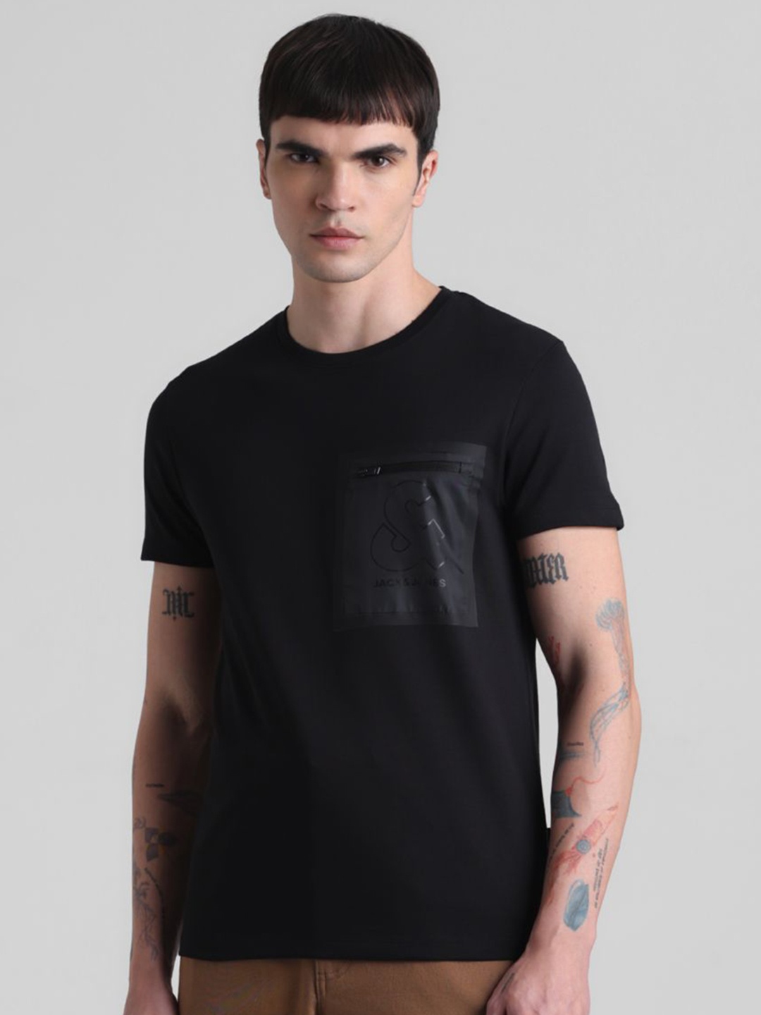 

Jack & Jones Men JJDI BENIX Solid Round Neck Cotton T-shirt, Black