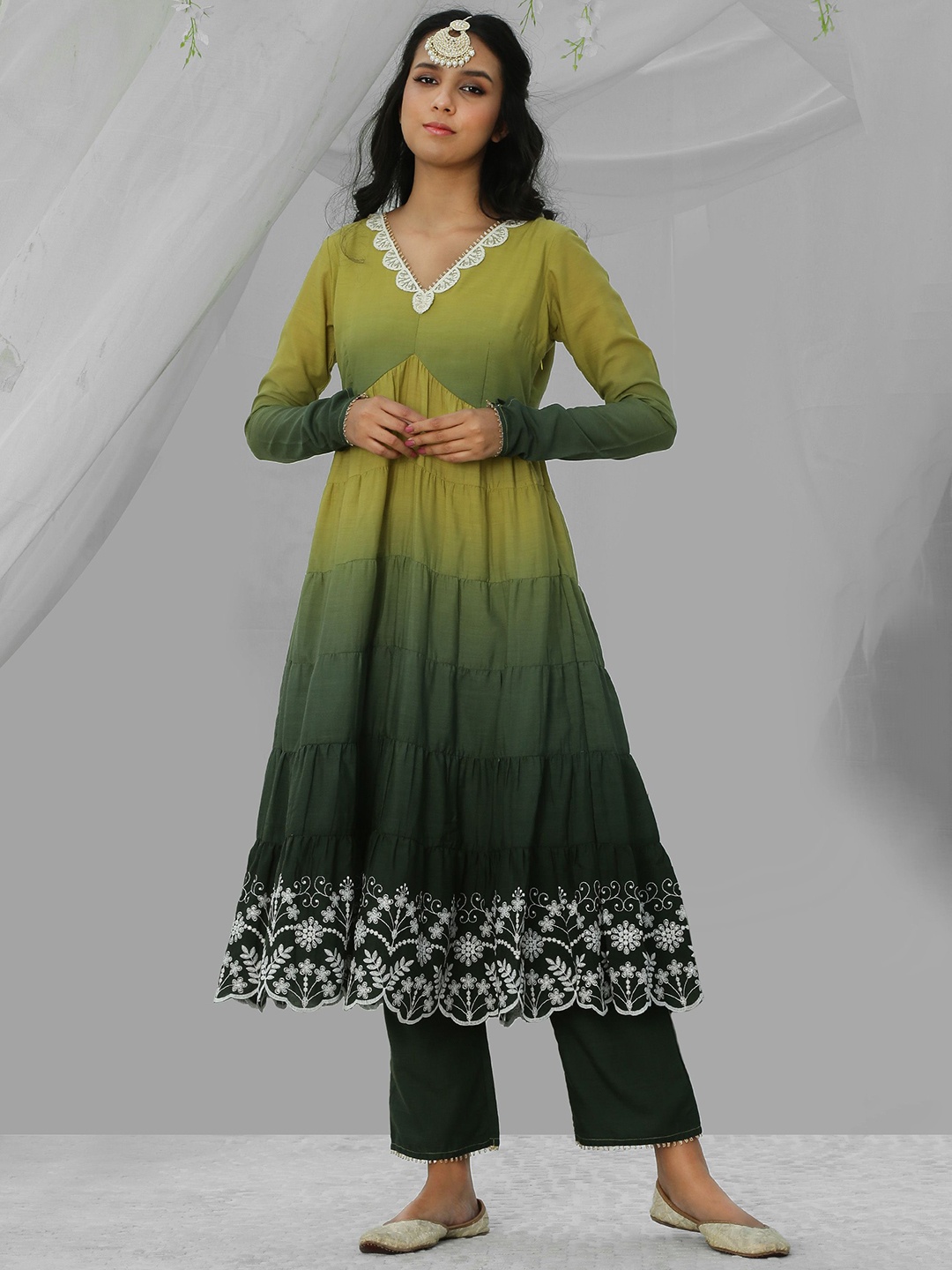 

SEW Ombre Dyed Empire Thread Work Pure Cotton Kurta With Palazzo, Green
