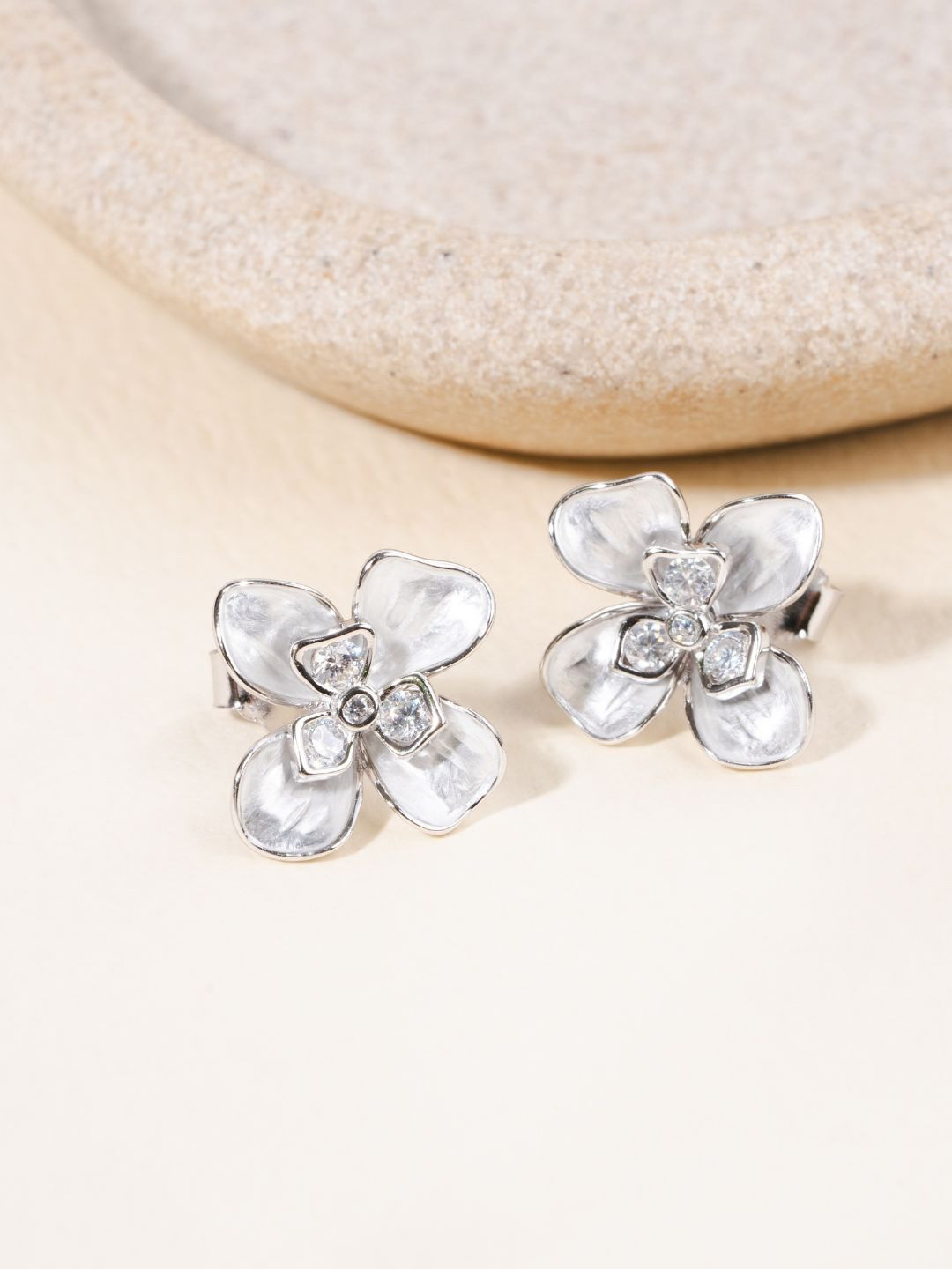 

GLYTERS 925 Silver Artificial Stones Studded Floral Studs