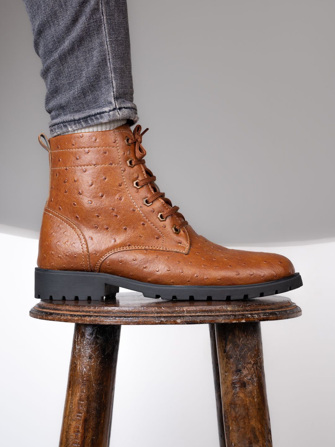 

The Roadster Lifestyle Co Men Casual Block-Heeled Boots, Tan