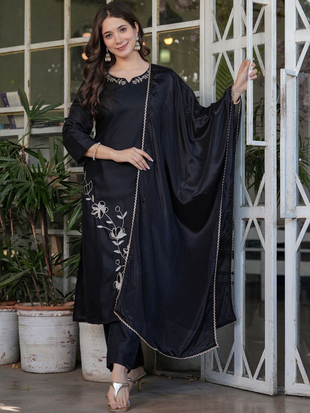 

Sitaram Designer Floral Embroidered Round Neck Kurta With Trousers & Dupatta, Black