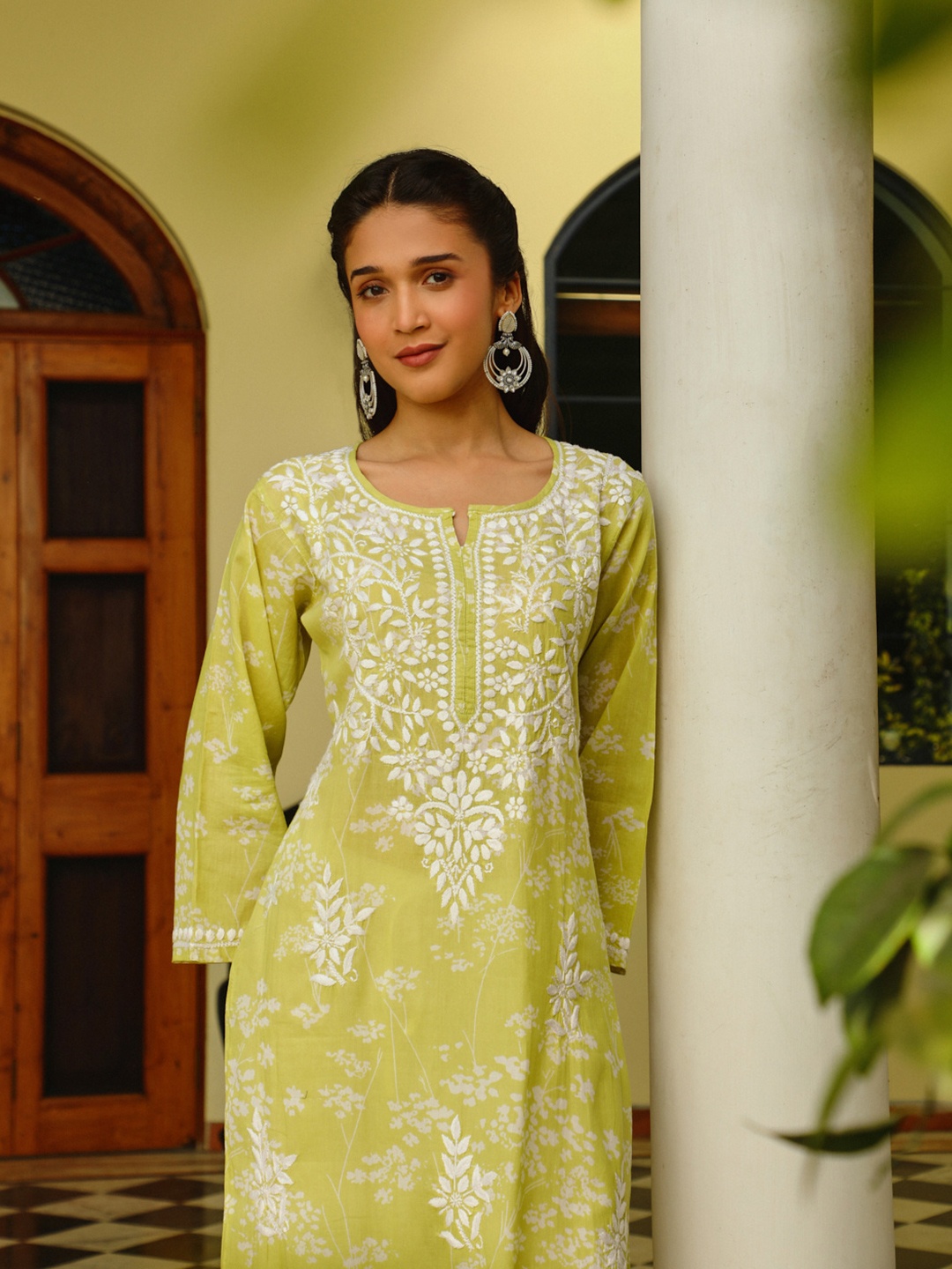 

House of Chikankari Chikankari Woven Pure Cotton Straight Kurta, Green