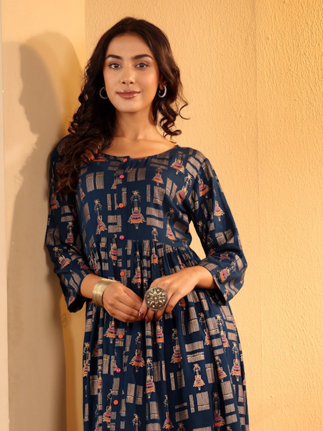 

Varanga Abstract Printed Empire Round Neck A-Line Kurta, Navy blue