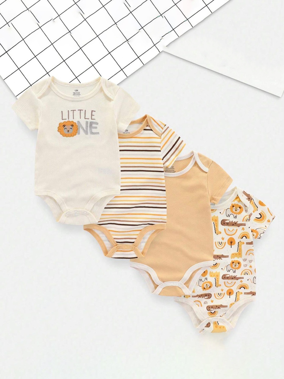 

SYGA Infants Pack Of 4 Printed Cotton Bodysuits, White