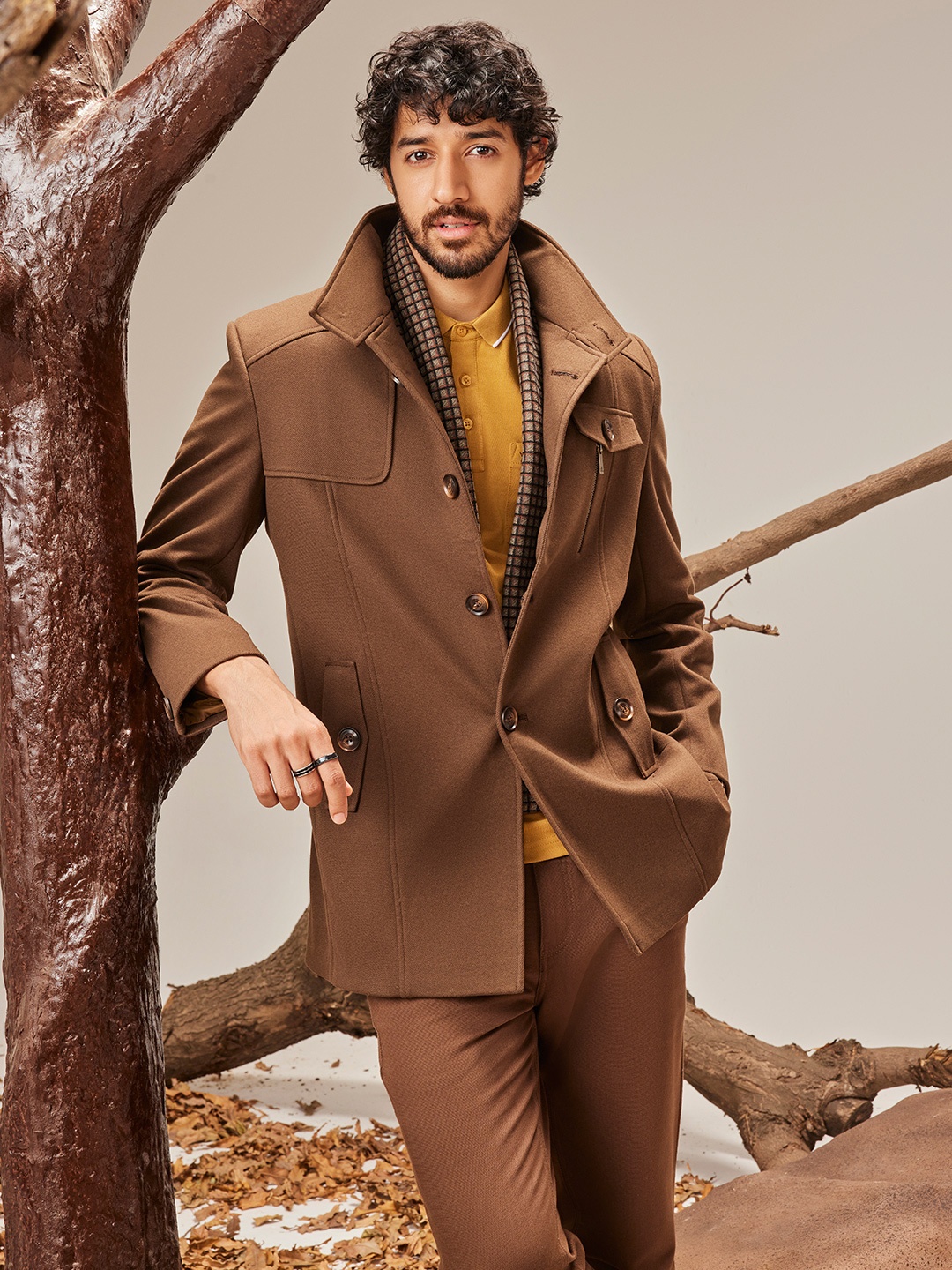 

Crimsoune Club Spread Collar Single-Breasted Overcoat, Brown