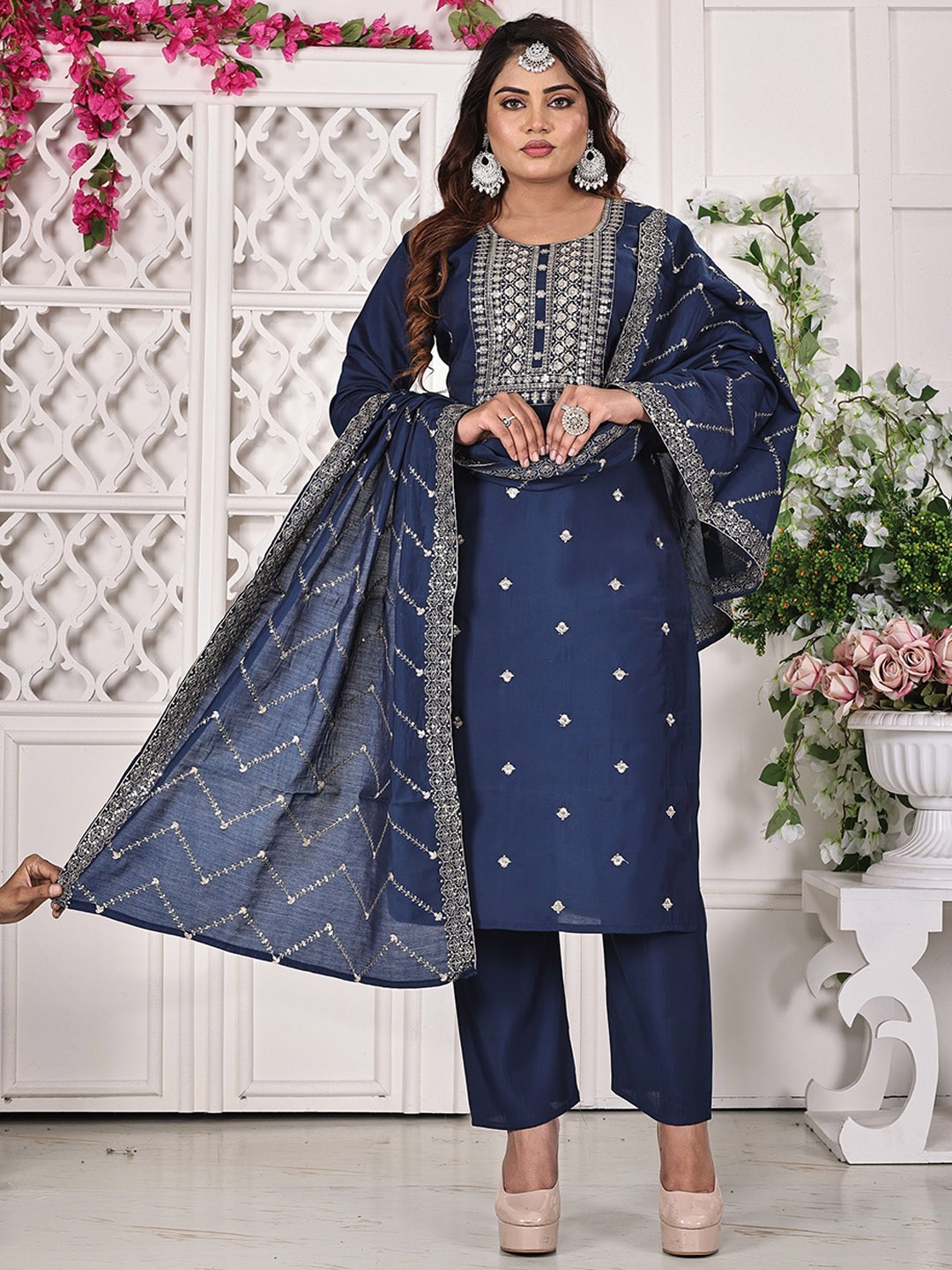 

Maheesha Floral Embroidered Zari Straight Kurta With Trousers & Dupatta, Navy blue