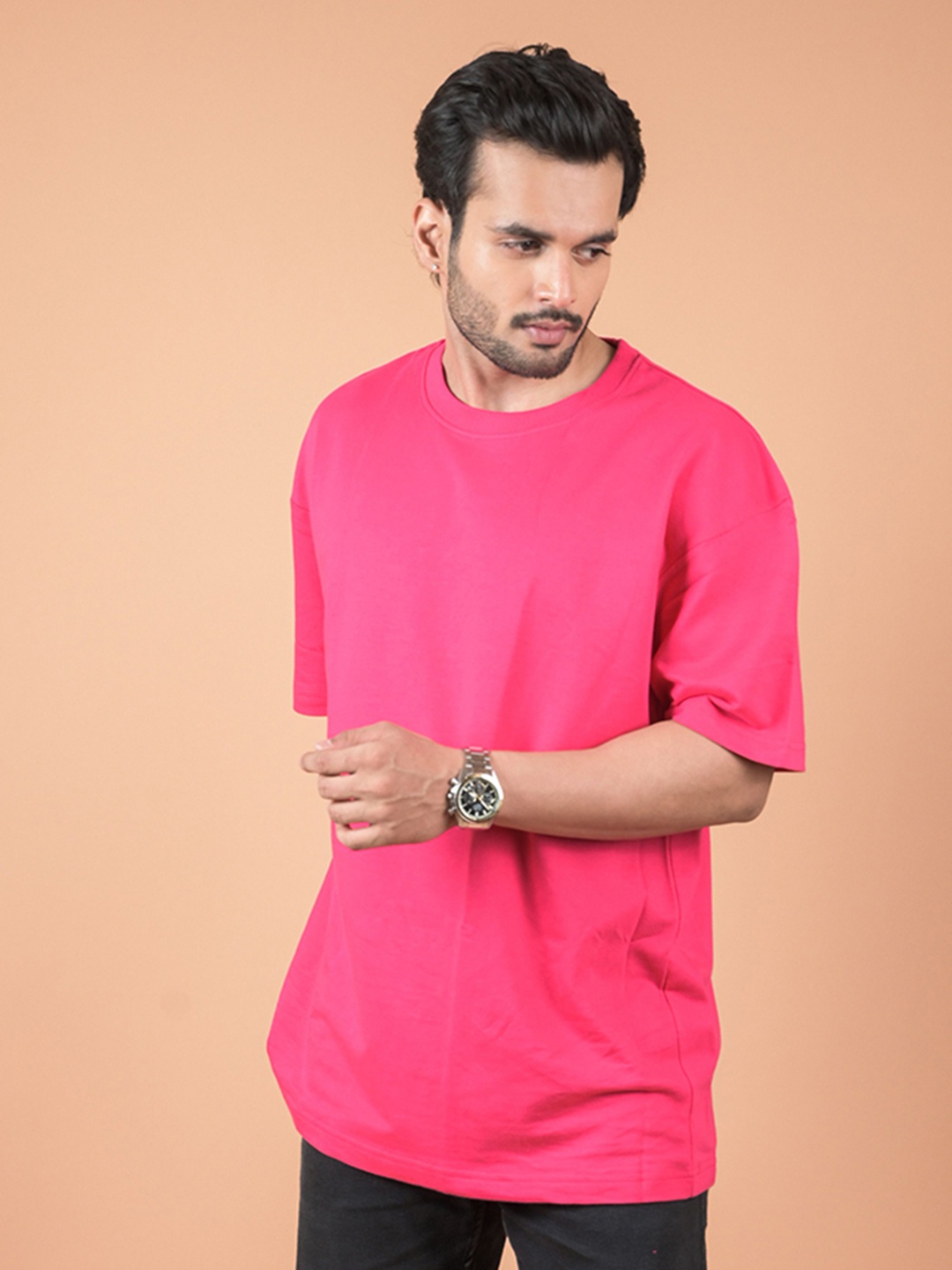 

INDIAN THREADS Men Solid Round Neck Pure Cotton Oversized T-shirt, Pink