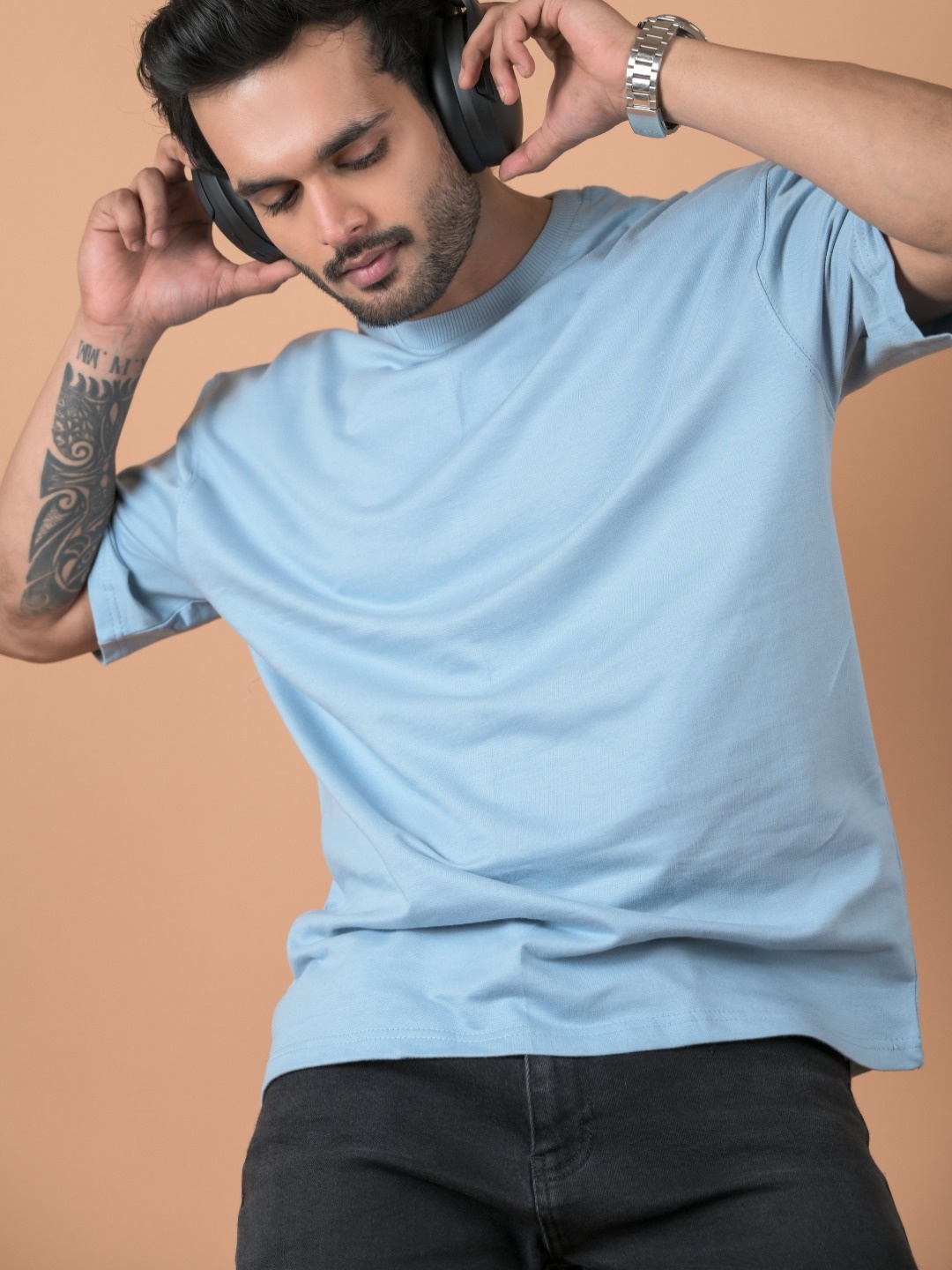 

INDIAN THREADS Men Solid Round Neck Pure Cotton Oversized T-shirt, Blue
