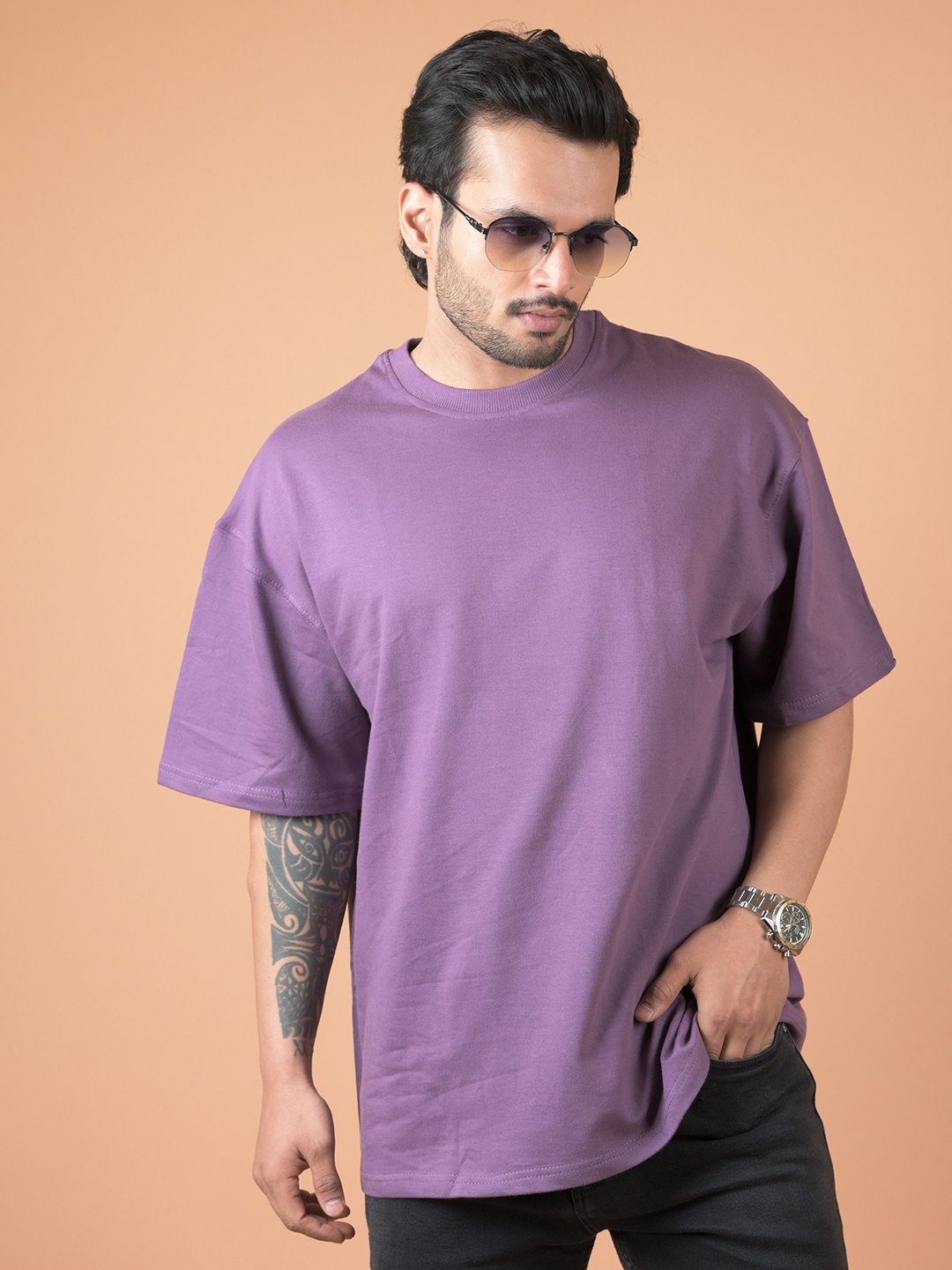 

INDIAN THREADS Men Solid Round Neck Pure Cotton Oversized T-shirt, Purple