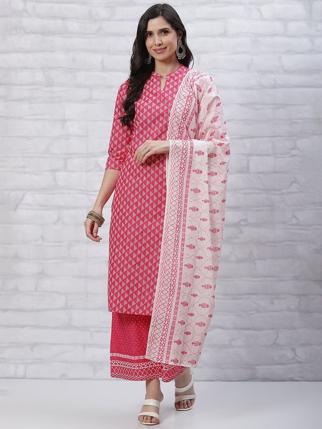 

Rangriti Geometric Printed Pure Cotton Straight Kurta With Palazzos & Dupatta, Pink