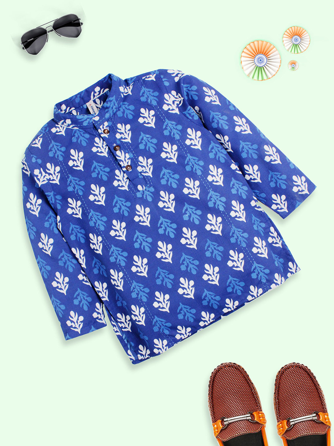 

KiddoPanti Boys Ethnic Motifs Printed Mandarin Collar Thread Work Pure Cotton Kurtas, Blue