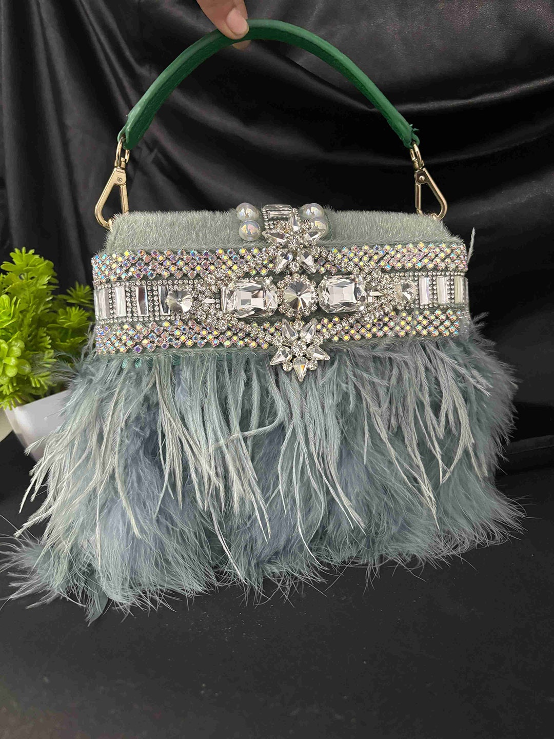 

PURPLE WINGS Women Embellished Baguette Leather Handheld Bag, Green