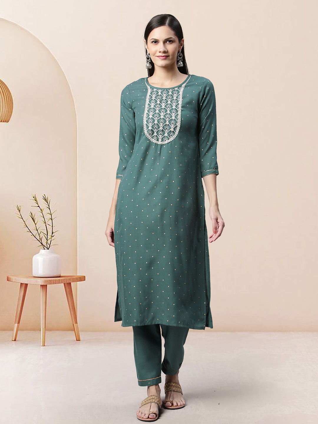 

SheWill Green Polka Dots Printed Round Neck Thread Work Kurta With Trousers