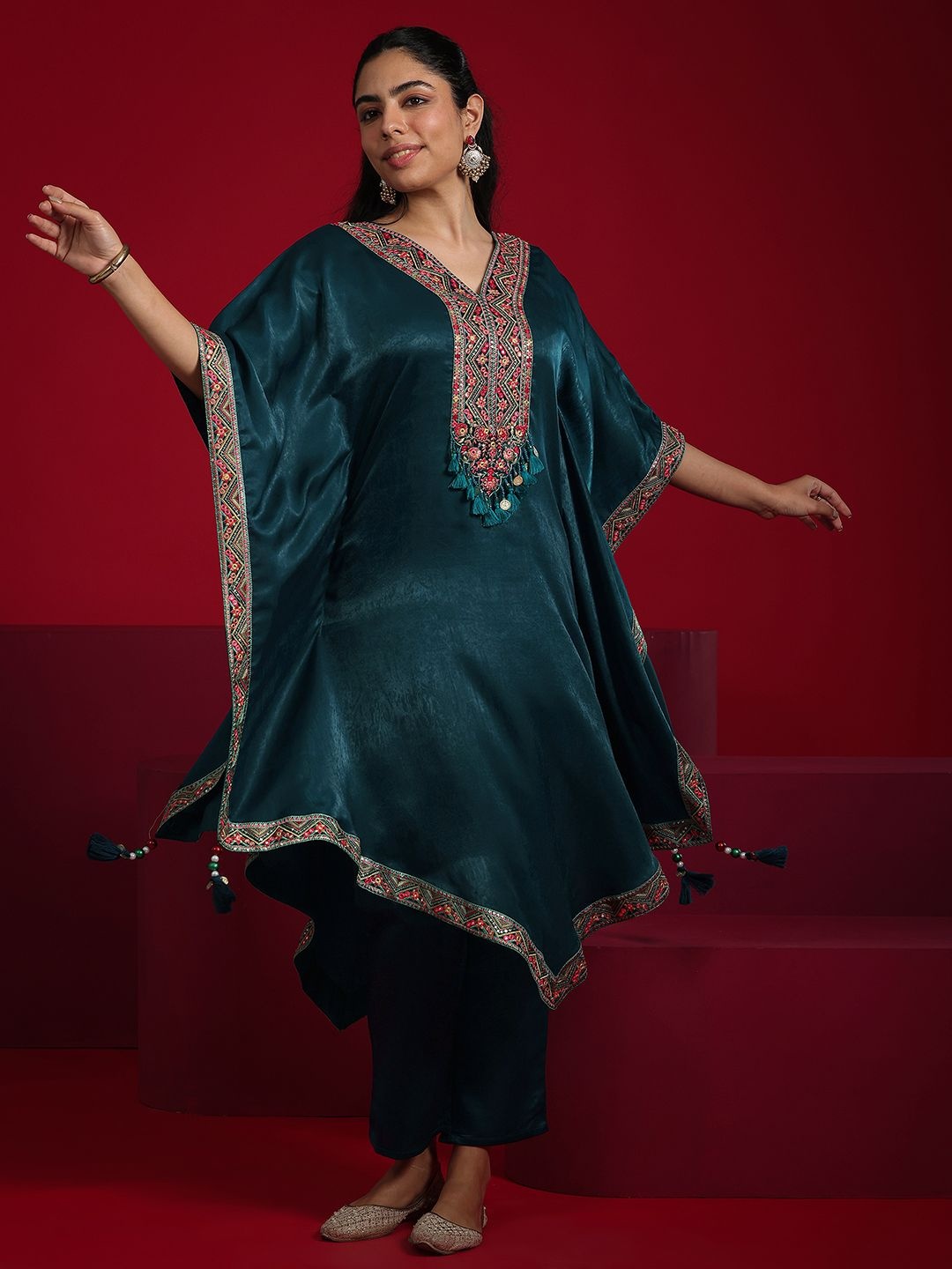 

Women Ethnic Motifs Embroidered Sequinned Straight Kaftan with Trousers, Teal