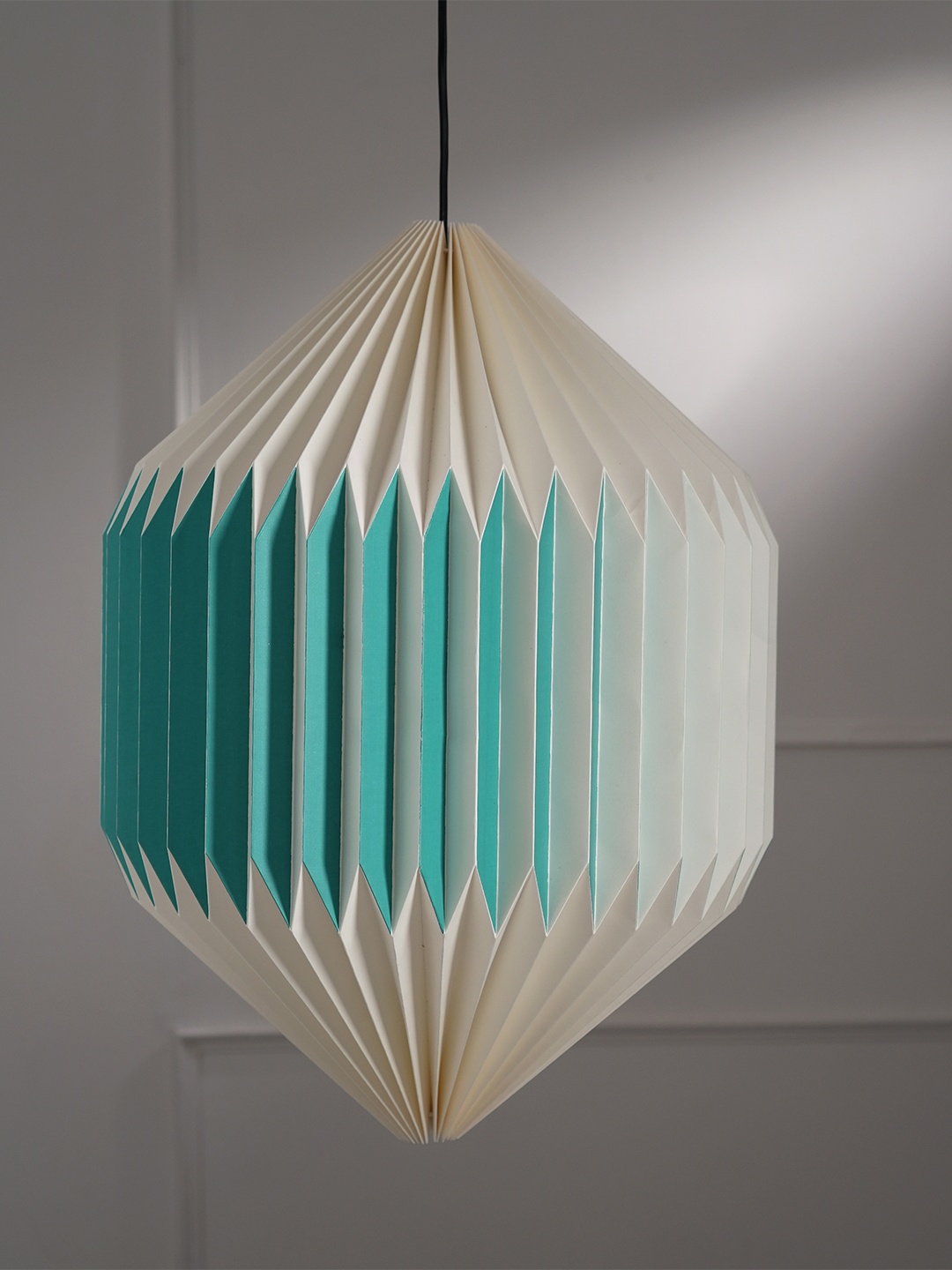 

FIG Oblong Off White & Blue Textured Abstract Shaped Sea Pendant Ceiling Lamp