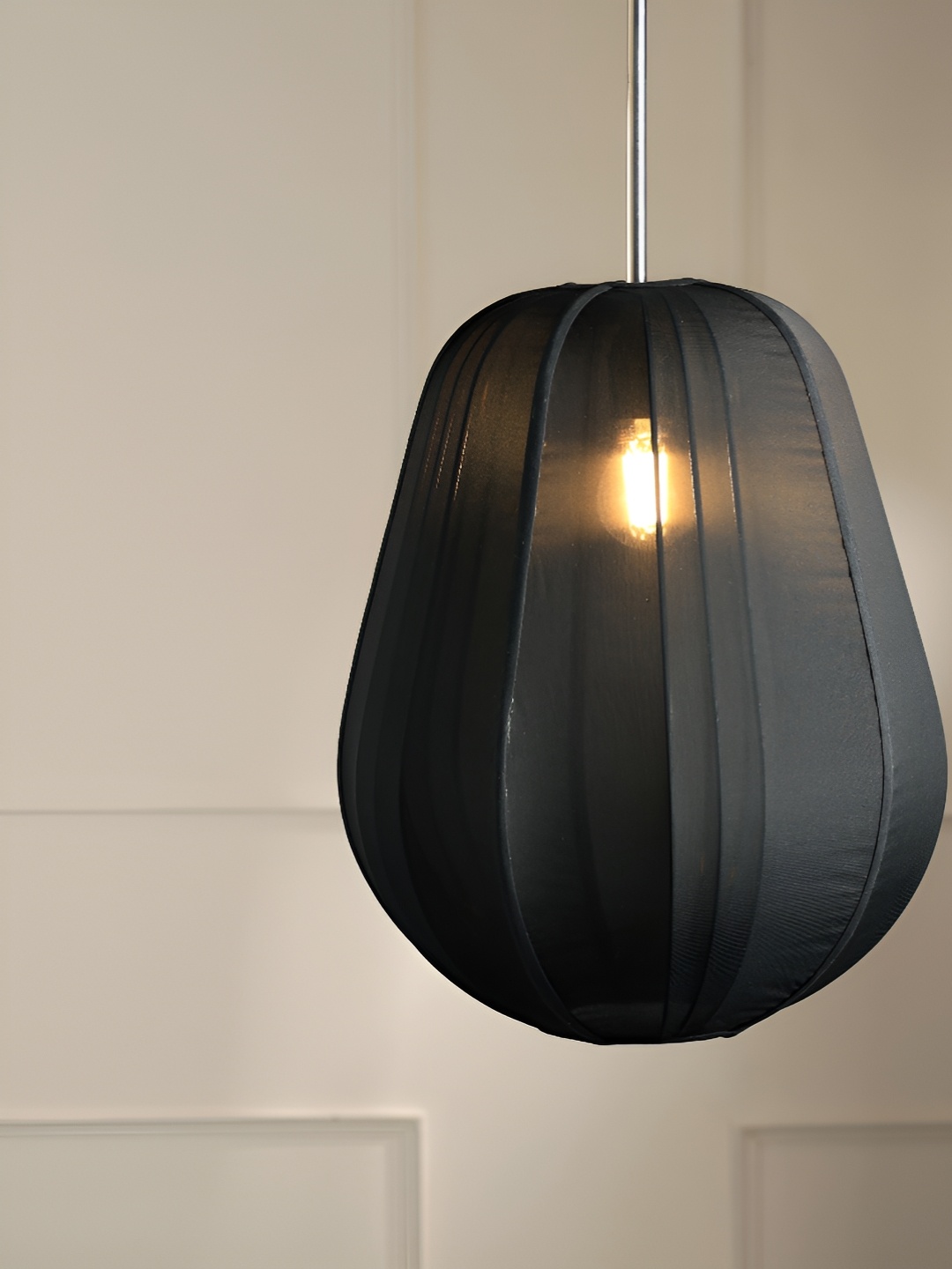 

FIG Luxe Black & Silver-Toned Textured Abstract Shaped Rome Pendant Ceiling Lamp