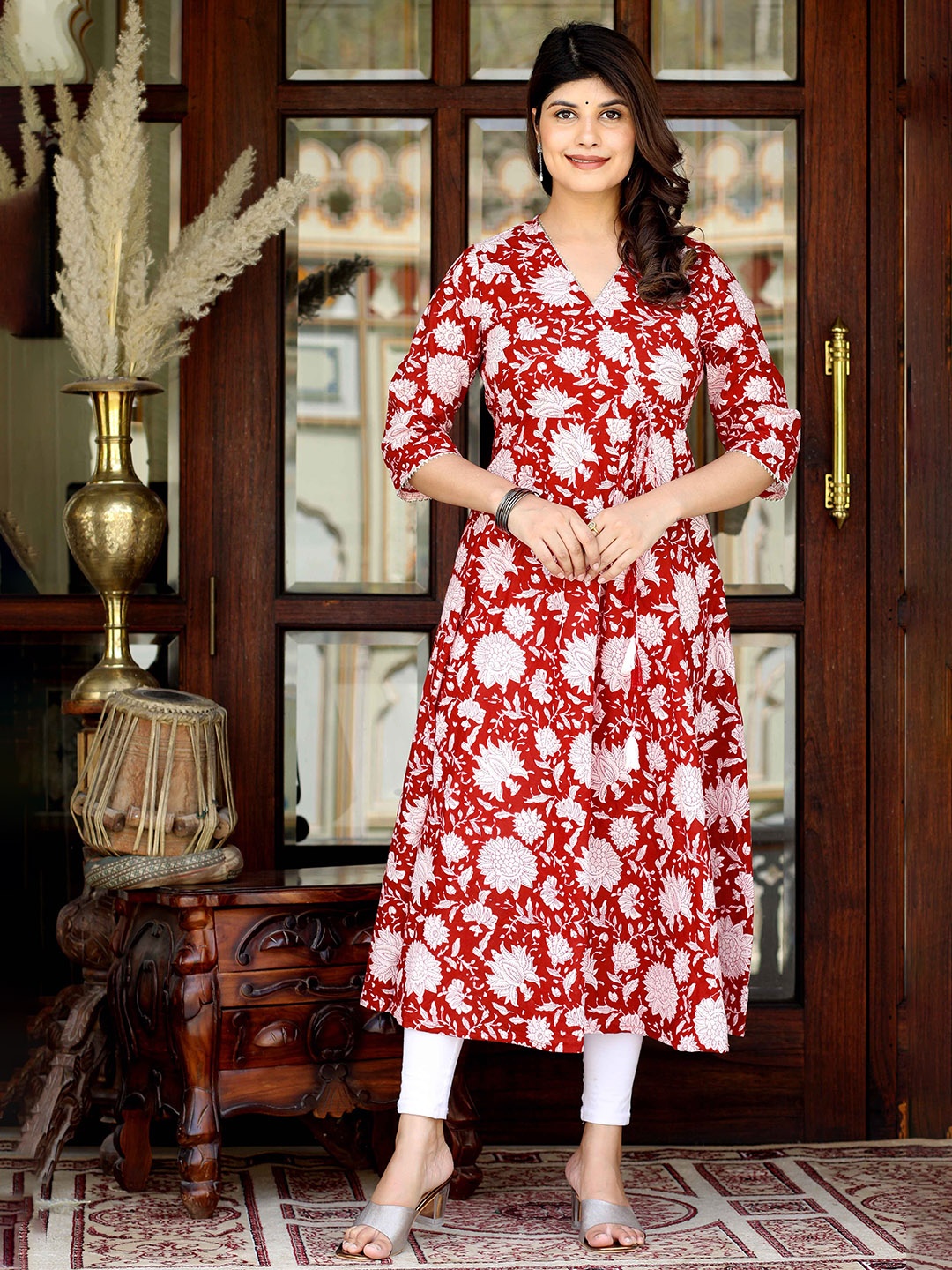 

Doriyaan Floral Printed V-Neck Anarkali Pure Cotton Kurta, Red