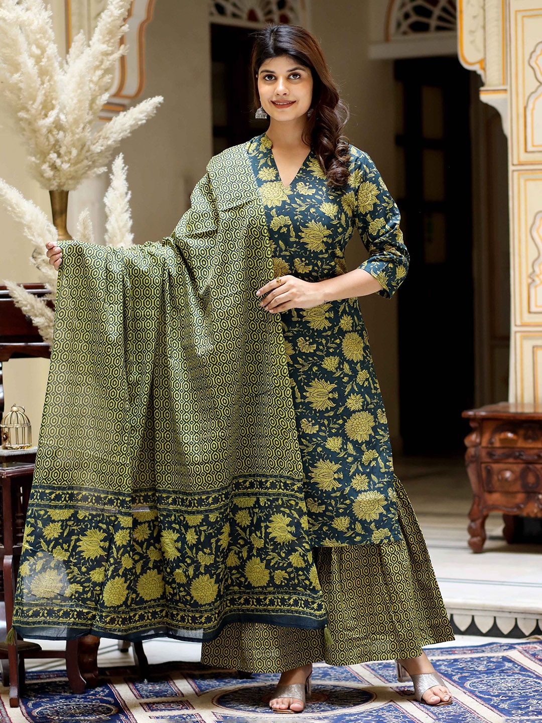 

Doriyaan Floral Printed Pure Cotton Straight Kurta With Sharara & Dupatta, Green