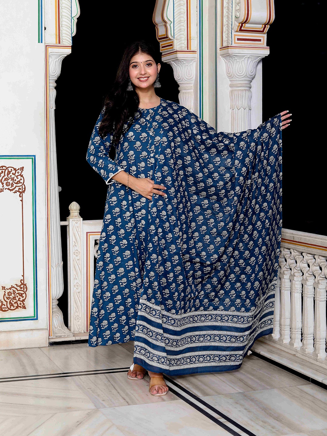 Doriyaan Floral Printed Round Neck Anarkali Pure Cotton Kurta, Blue