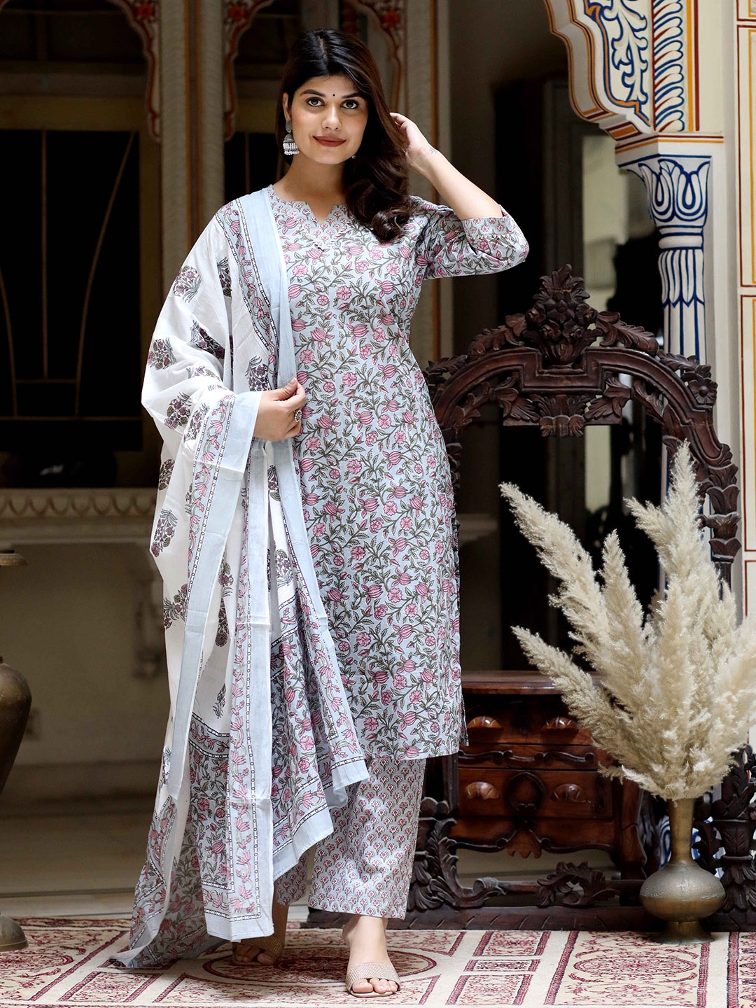 

Doriyaan Floral Printed Pure Cotton Straight Kurta With Palazzos & Dupatta, Blue