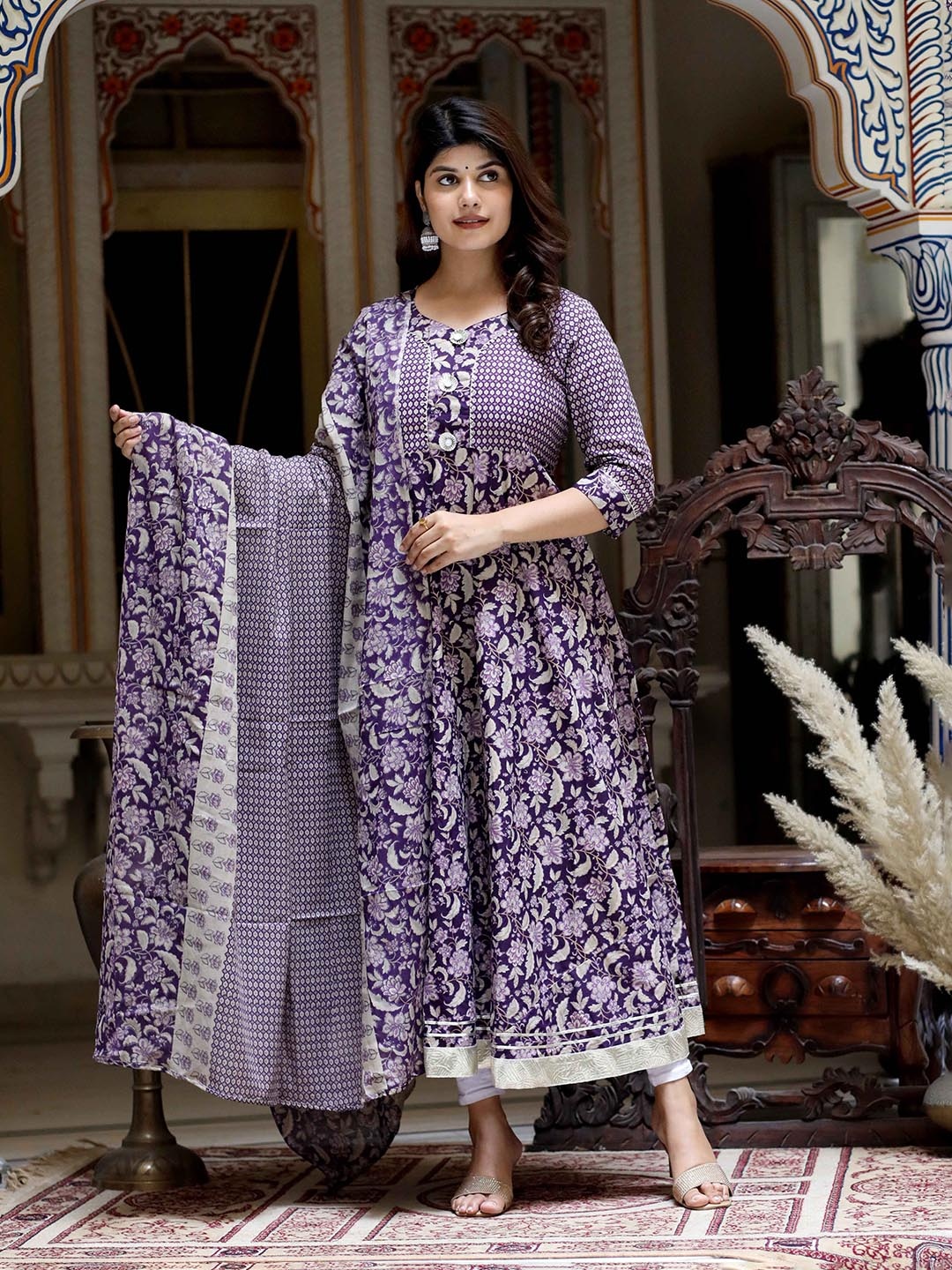 

Doriyaan Floral Printed Gotta Patti Sweetheart Neck Anarkali Pure Cotton Kurta & Dupatta, Purple