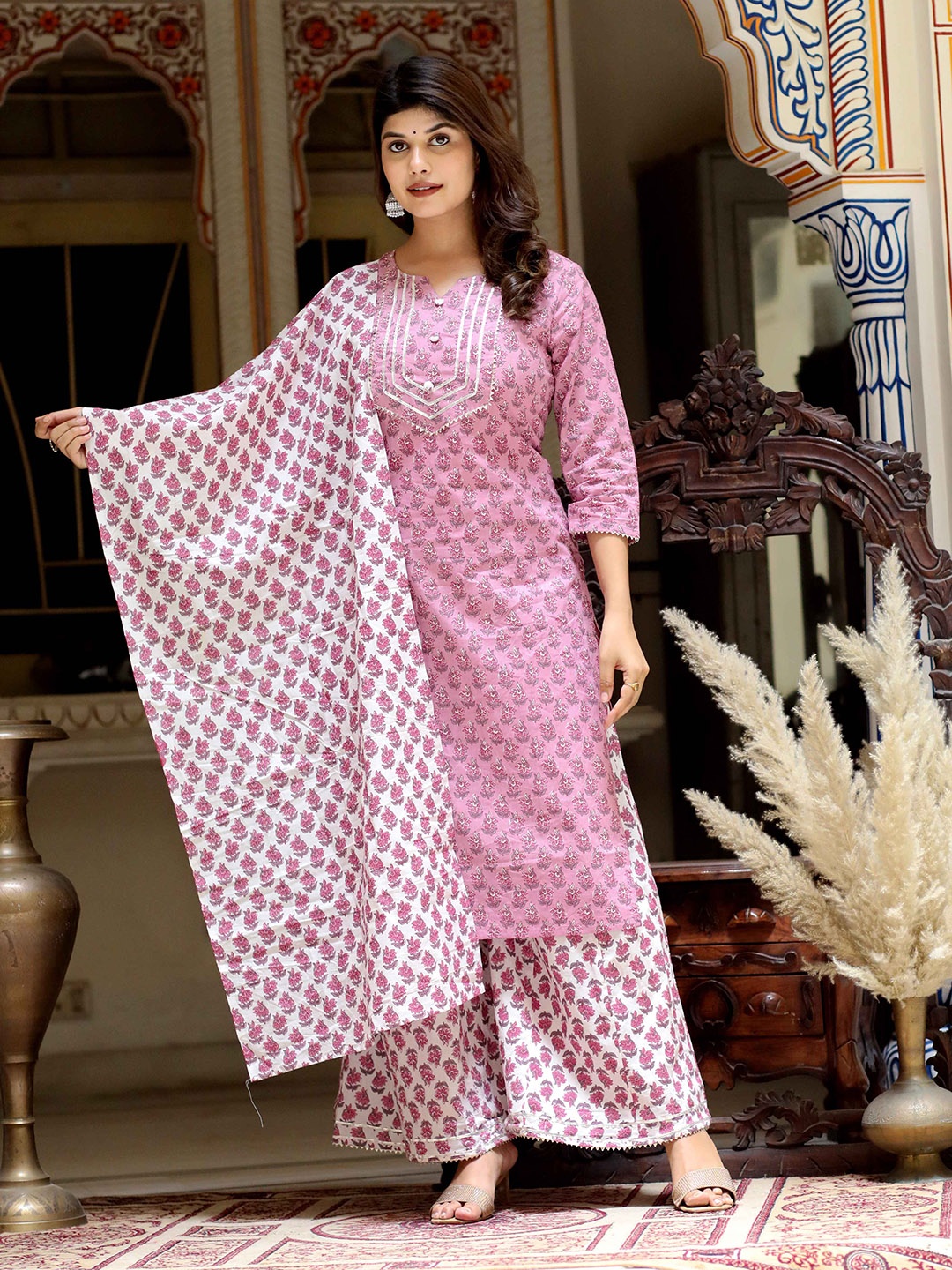 

Doriyaan Floral Printed Round Neck Pure Cotton Kurta With Palazzo & Dupatta, Pink