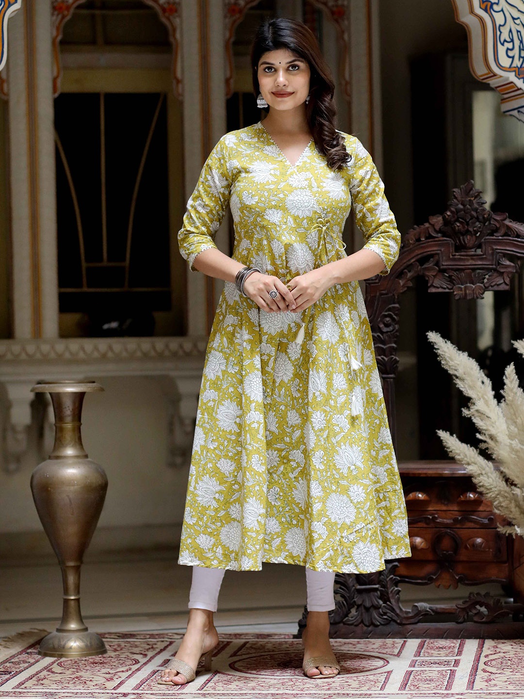 Doriyaan Floral Printed V-Neck Anarkali Pure Cotton Kurta, Yellow