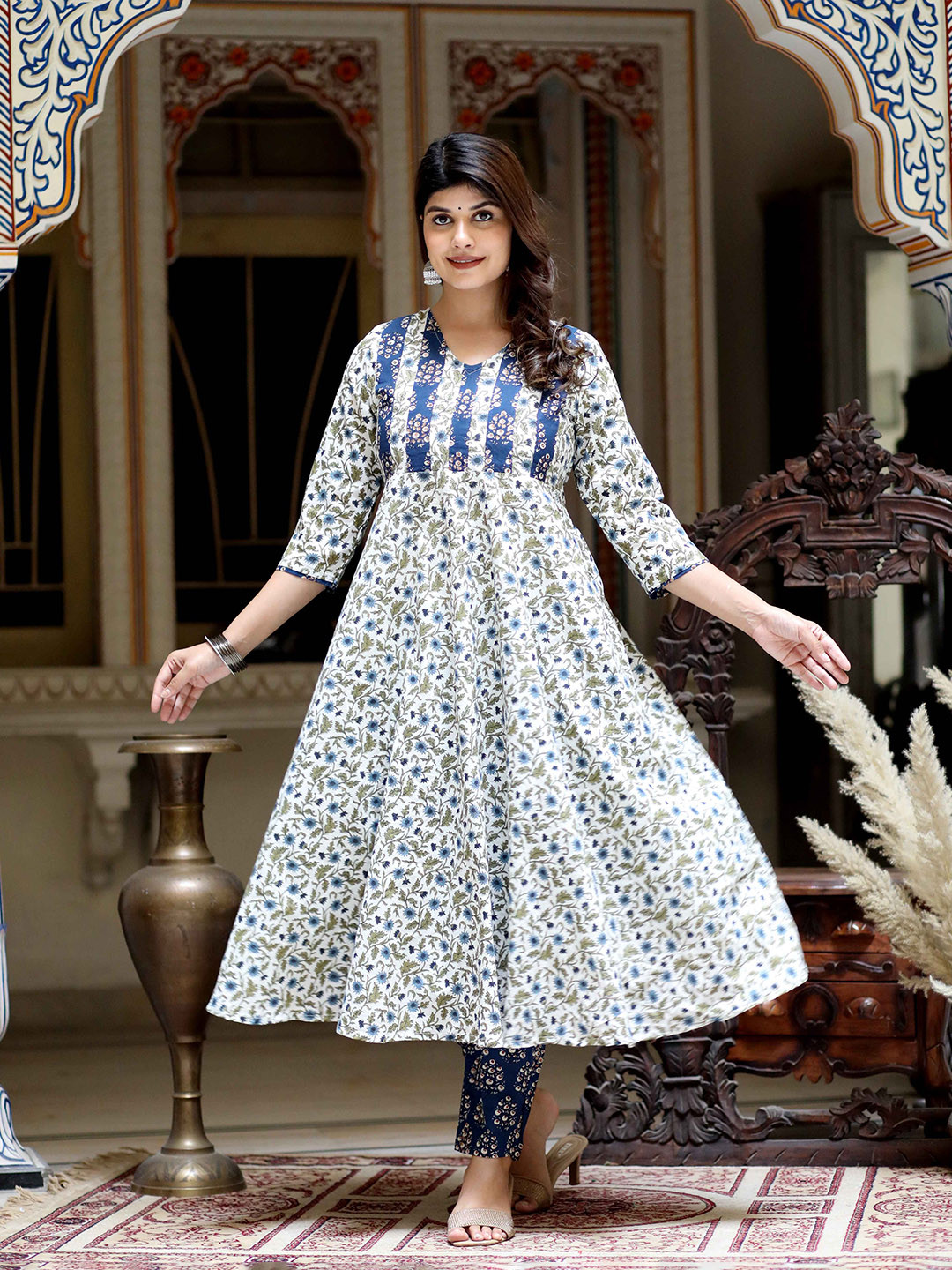 

Doriyaan Floral Printed Pure Cotton Anarkali Kurta With Palazzos, Blue