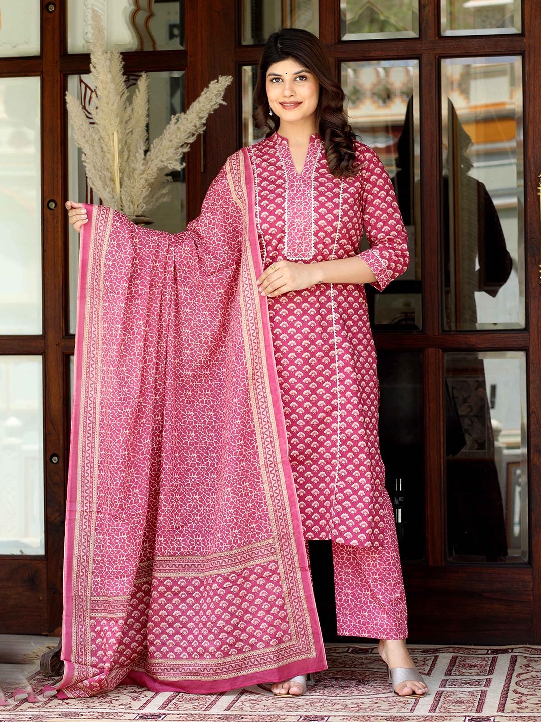 

Doriyaan Floral Printed Mandarin Collar Pure Cotton Straight Kurta With Palazzos & Dupatta, Pink