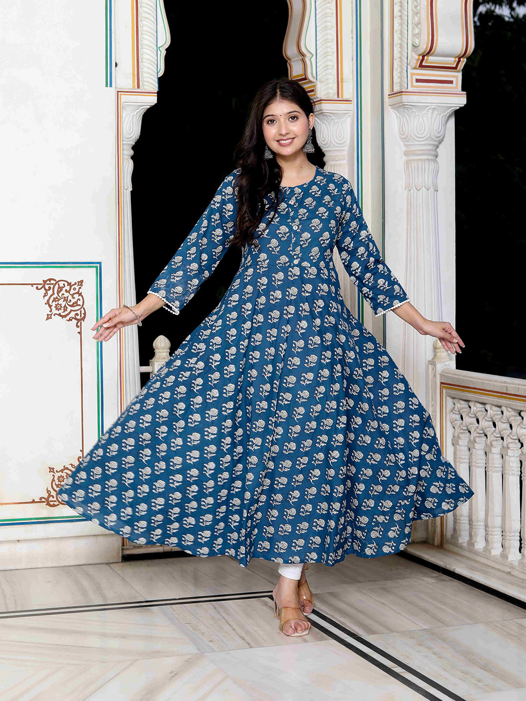 

Doriyaan Floral Printed Round Neck Anarkali Pure Cotton Kurta, Blue