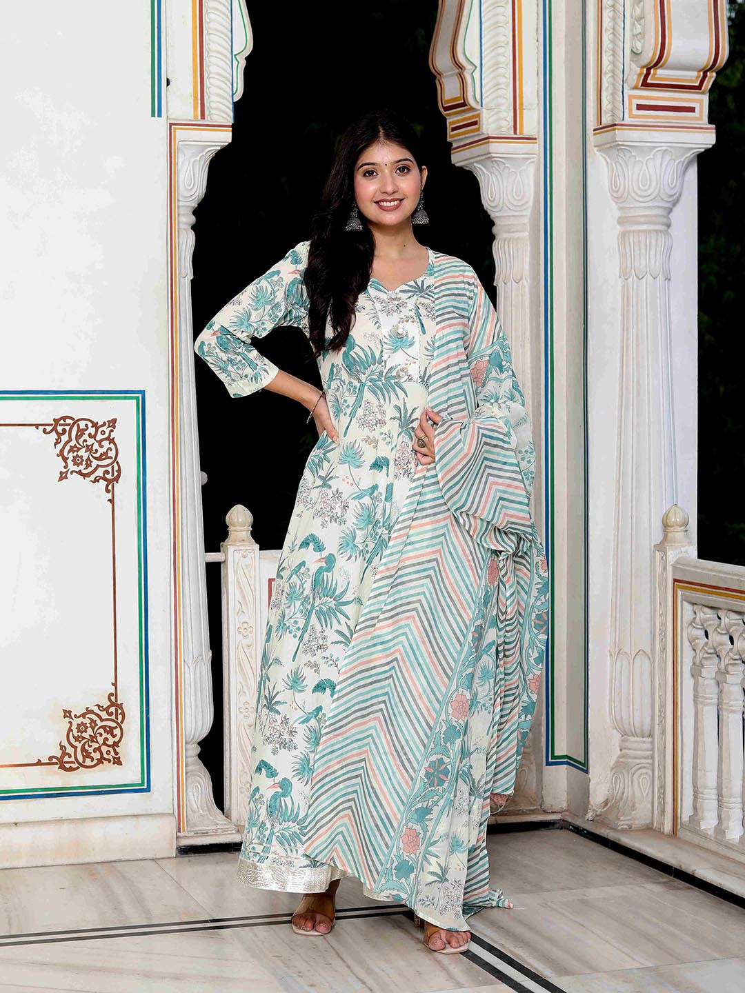 

Doriyaan Floral Printed Gotta Patti Sweetheart Neck Anarkali Pure Cotton Kurta & Dupatta, Green