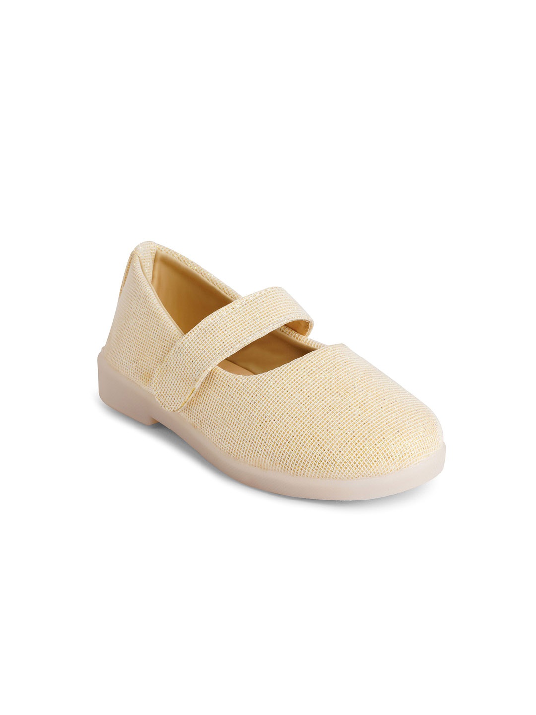 

CHiU Girls Slip-On Sneakers, Cream