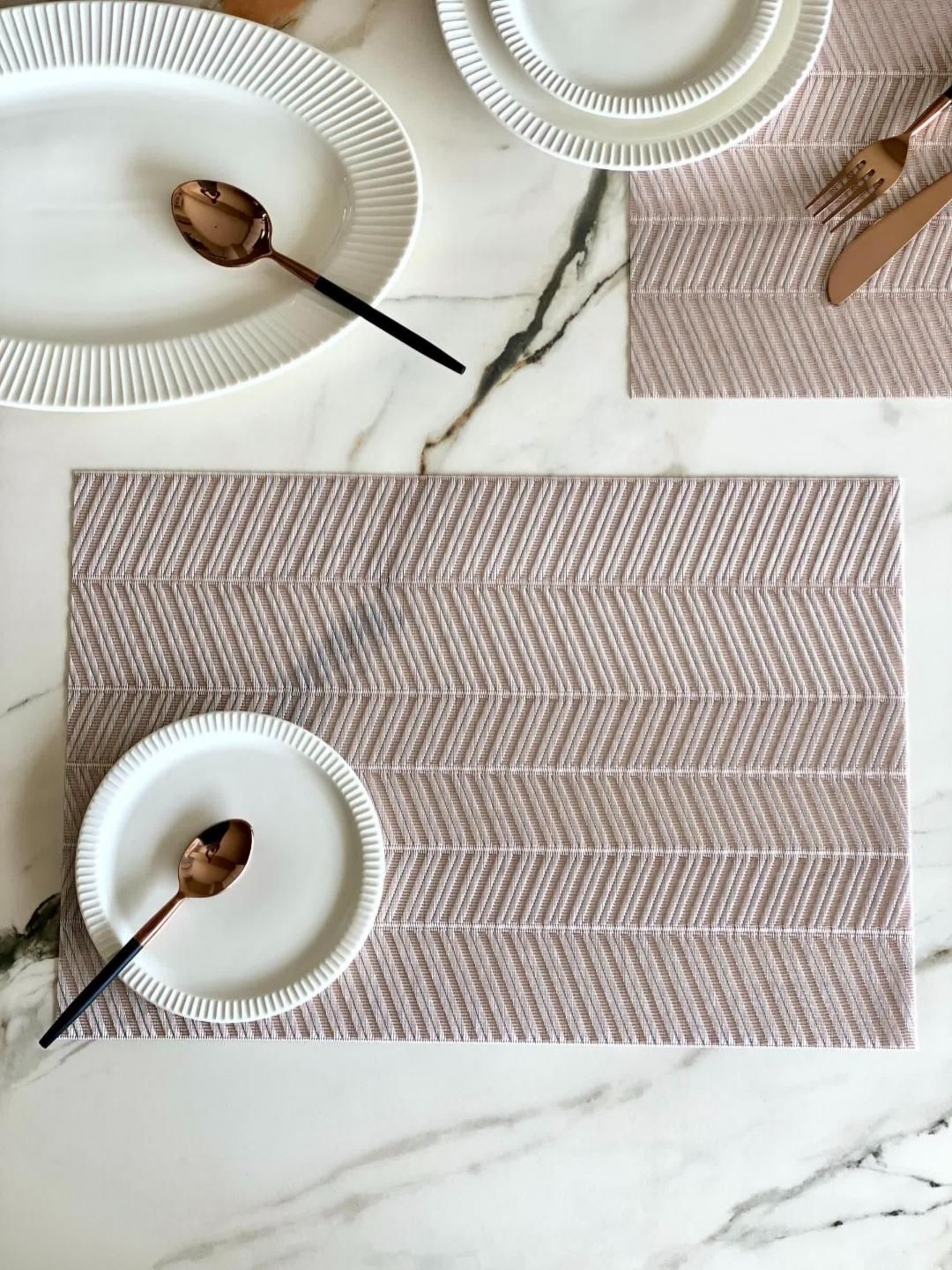 

Mason Home 6 Pieces Light Grey Chevron Textured Rectangular Heat Resistant Table Mats