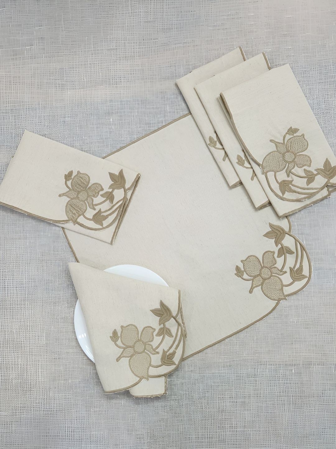 

DESIGN GAATHA Cream Colored & Beige 6 Pieces Floral Embroidered Cotton Linen Table Napkins