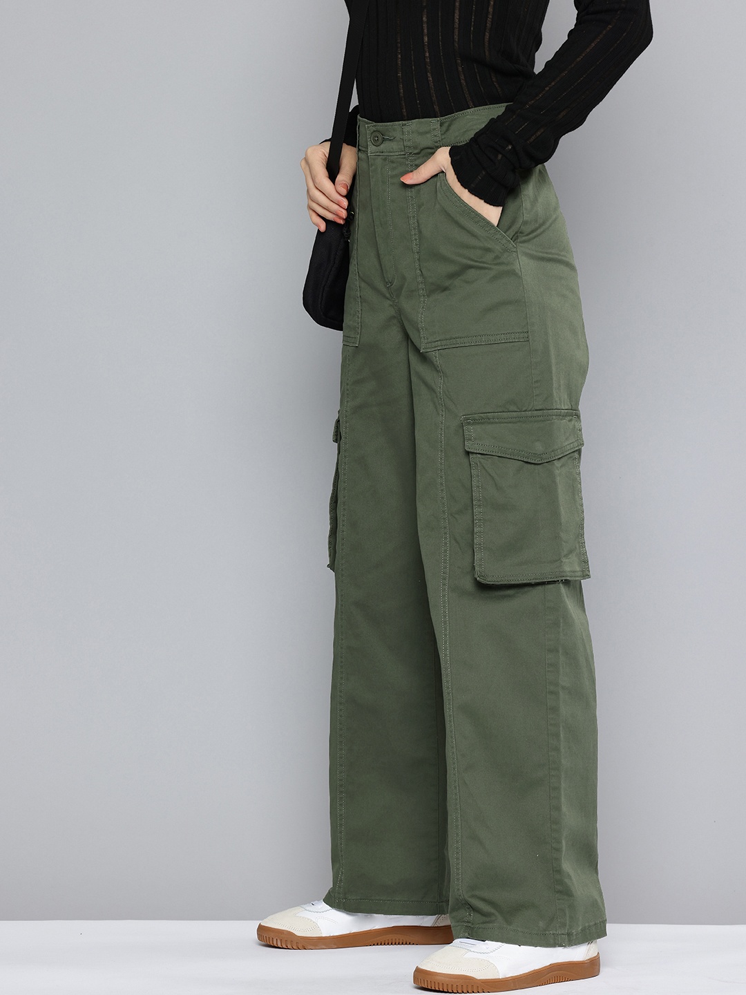 

Levis Women Wide Leg Fit High-Rise Cargos Trousers, Olive