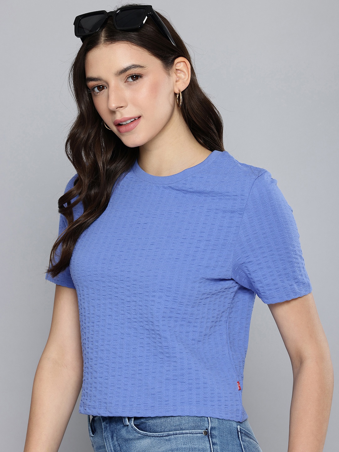 

Levis Self Design Textured Casual T-shirt, Blue