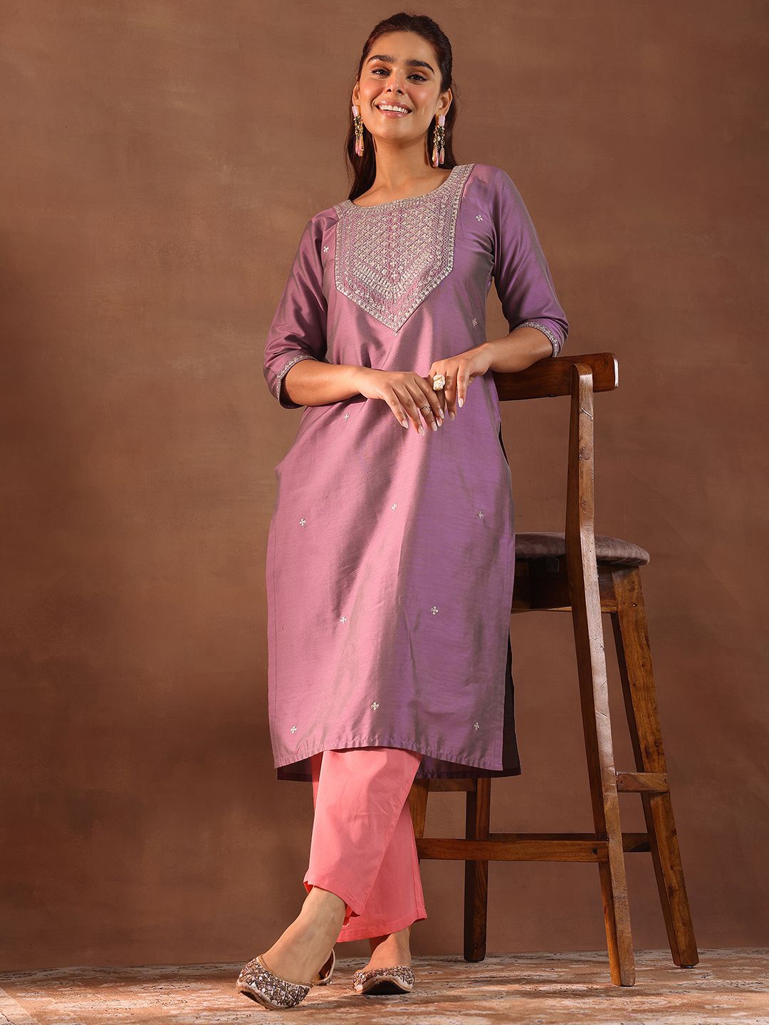 

Libas Women Floral Embroidered Round Neck Silk Straight Kurta, Purple