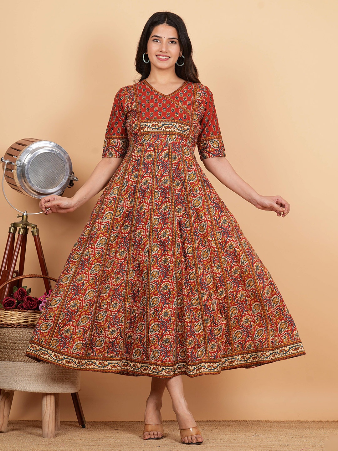

Vbuyz Floral Printed Cotton V-Neck Anarkali Kurta, Maroon