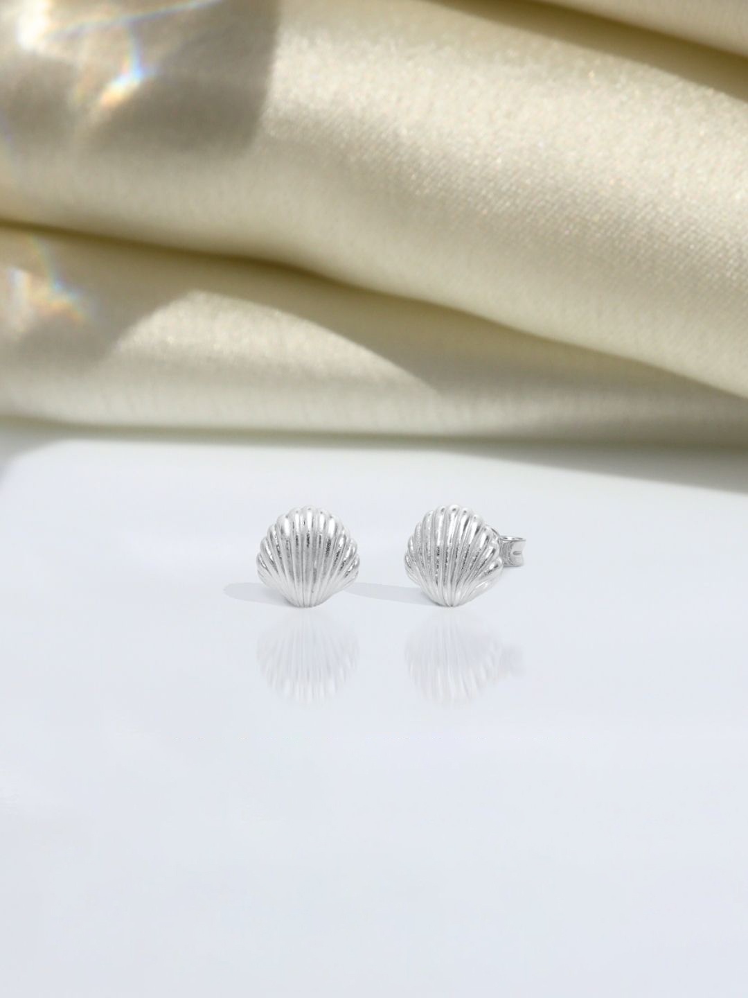 

HighSpark 925 Sterling Silver Contemporary Shaped Studs