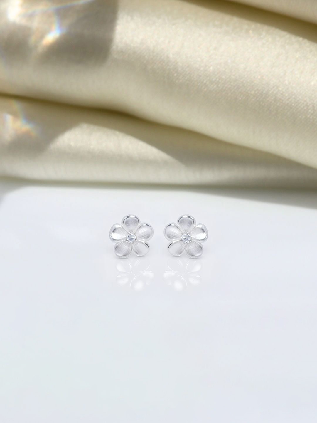 

HighSpark 925 Sterling Silver Plating Zircon Stones Studded Floral Shaped Studs