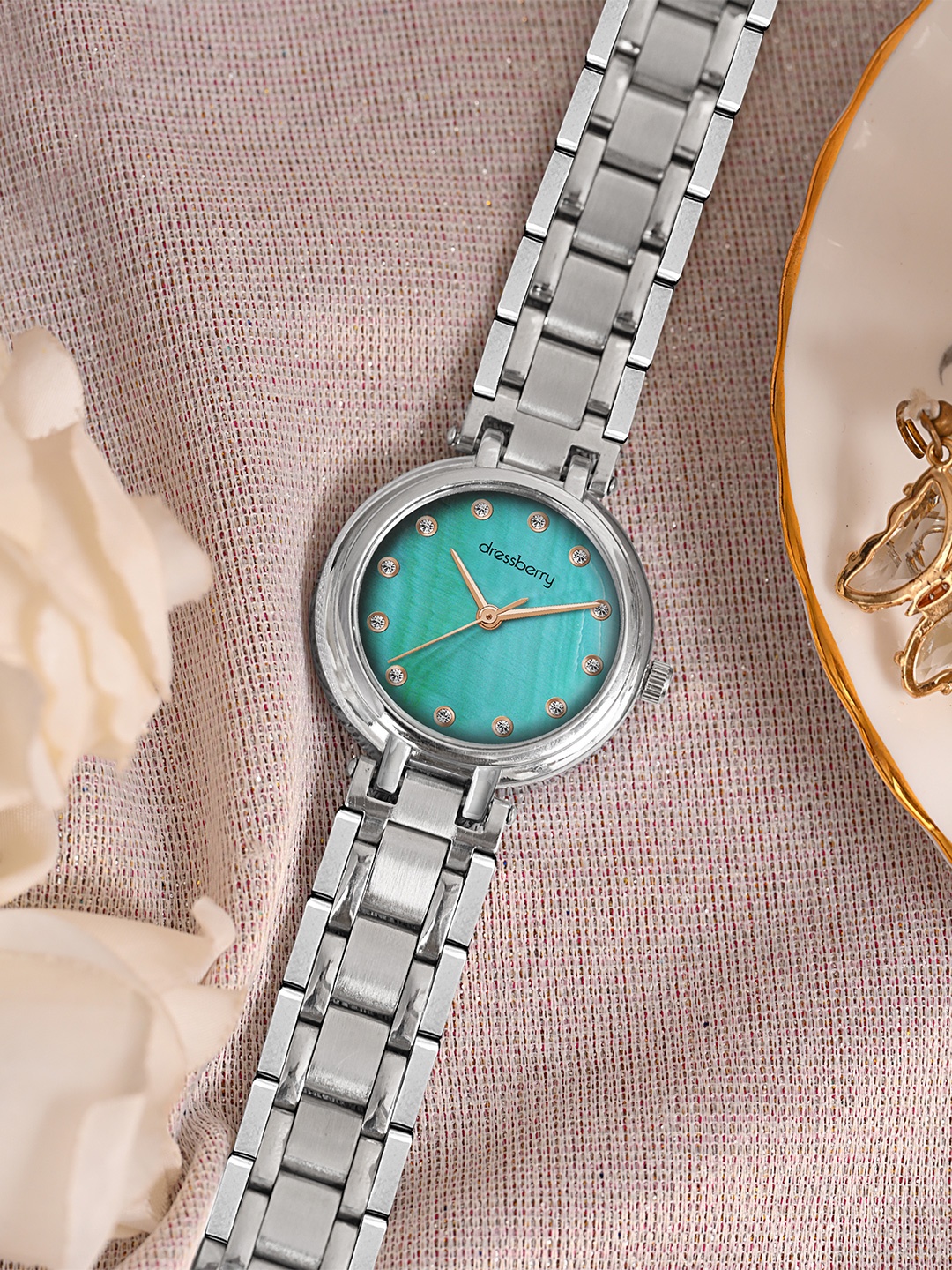 

DressBerry Women Printed Dial & Stainless Steel Bracelet Style Straps Analogue Watch DB 501 ICE BLUE