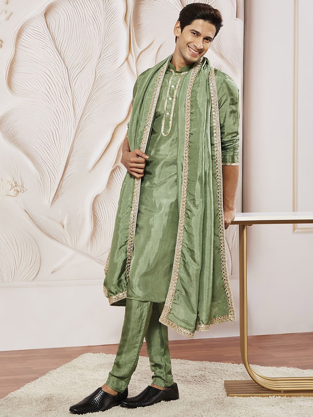 

VASTRAMAY Floral Embroidered Sequinned Straight Kurta with Pyjama & Dupatta, Green