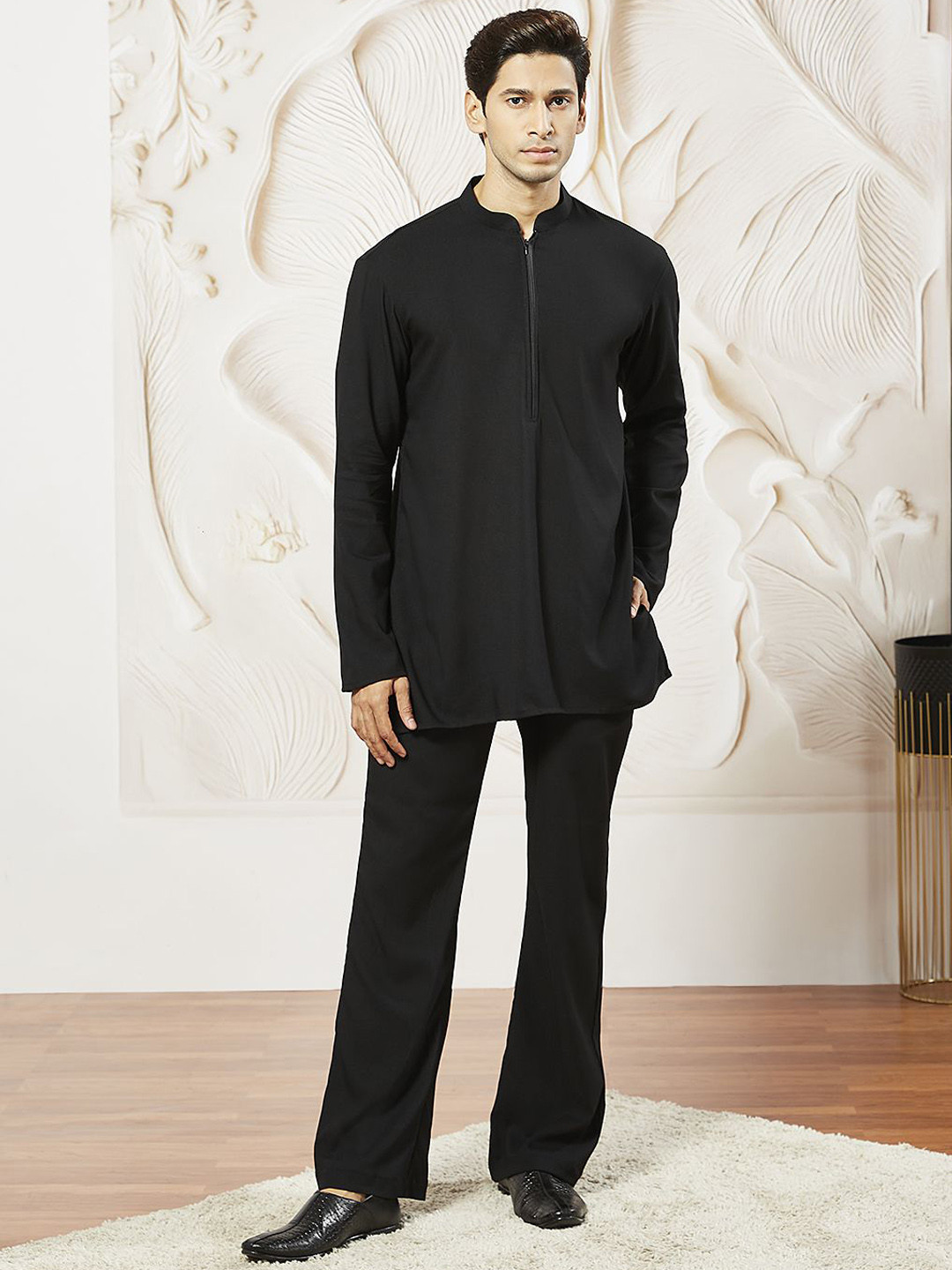 

VASTRAMAY Mandarin Collar Long Sleeves Straight Kurta With Pyjama & Jacket, Navy blue