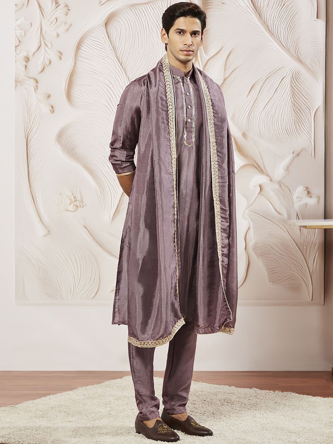 

VASTRAMAY Mandarin Collar Sequinned Tissue Silk Straight Kurta With Trousers & Dupatta, Lavender