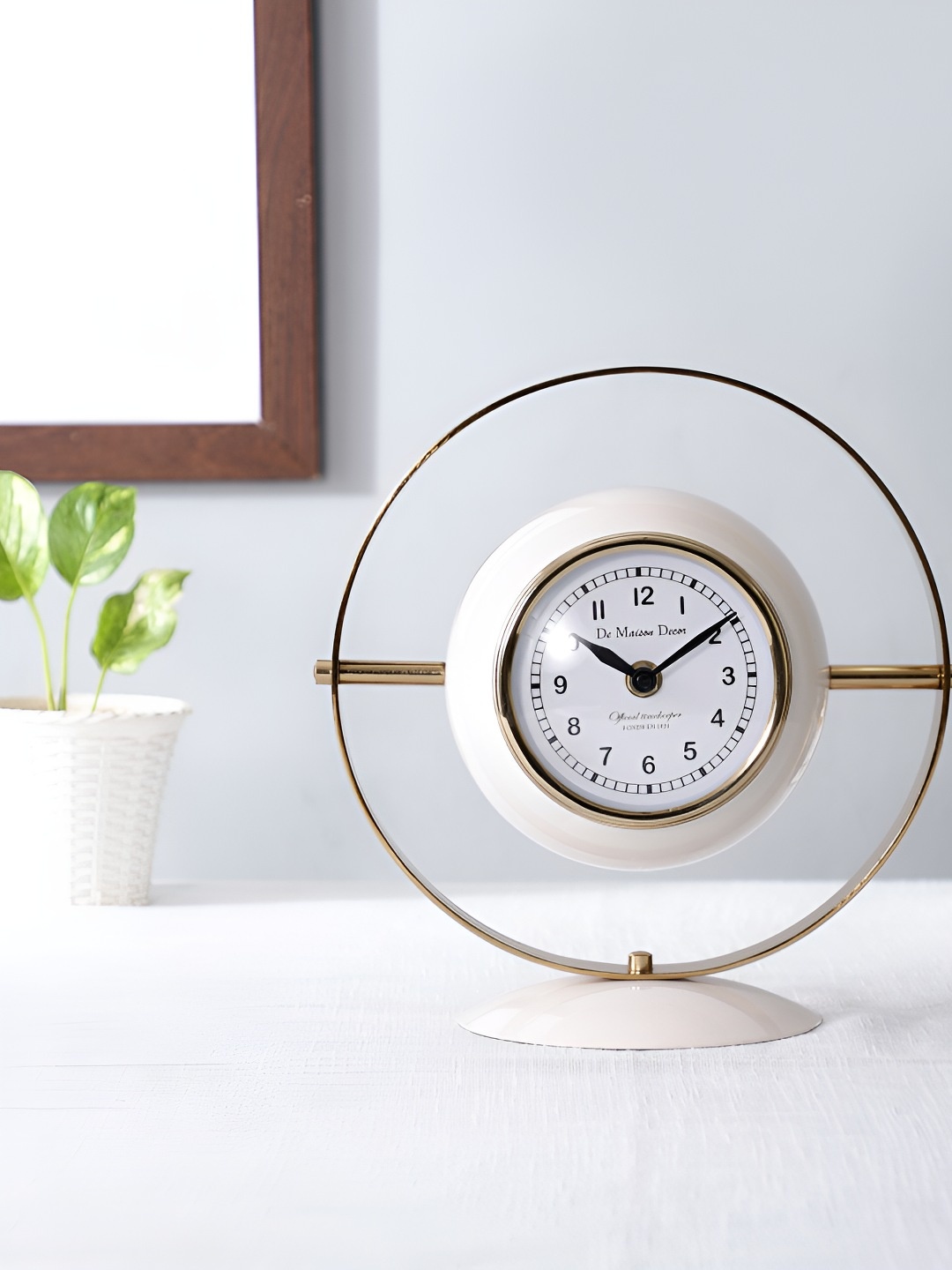 Decor de Maison Halo White & Gold Toned Round Shaped Table Clock
