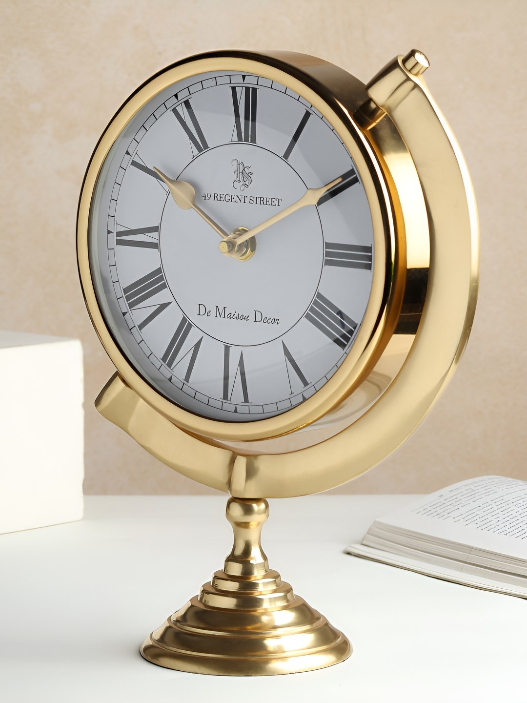 Decor de Maison Gold-Toned & White Round Shaped Table Clock