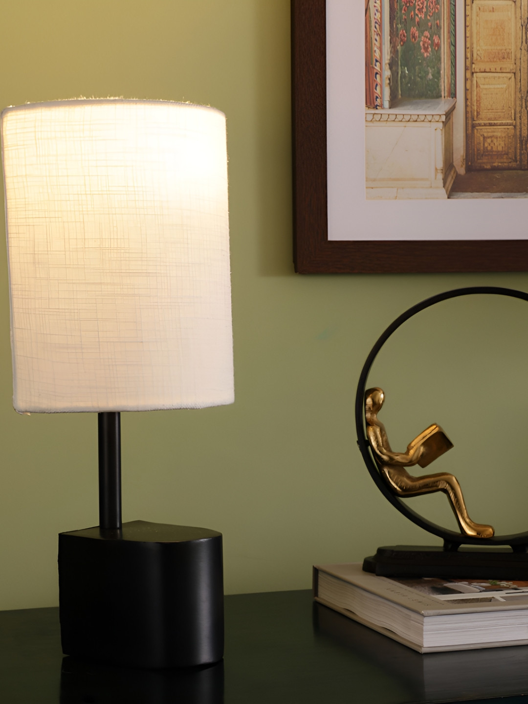 

Decor de Maison Black & White Textured Aluminium Cylindrical Shaped Table Lamp