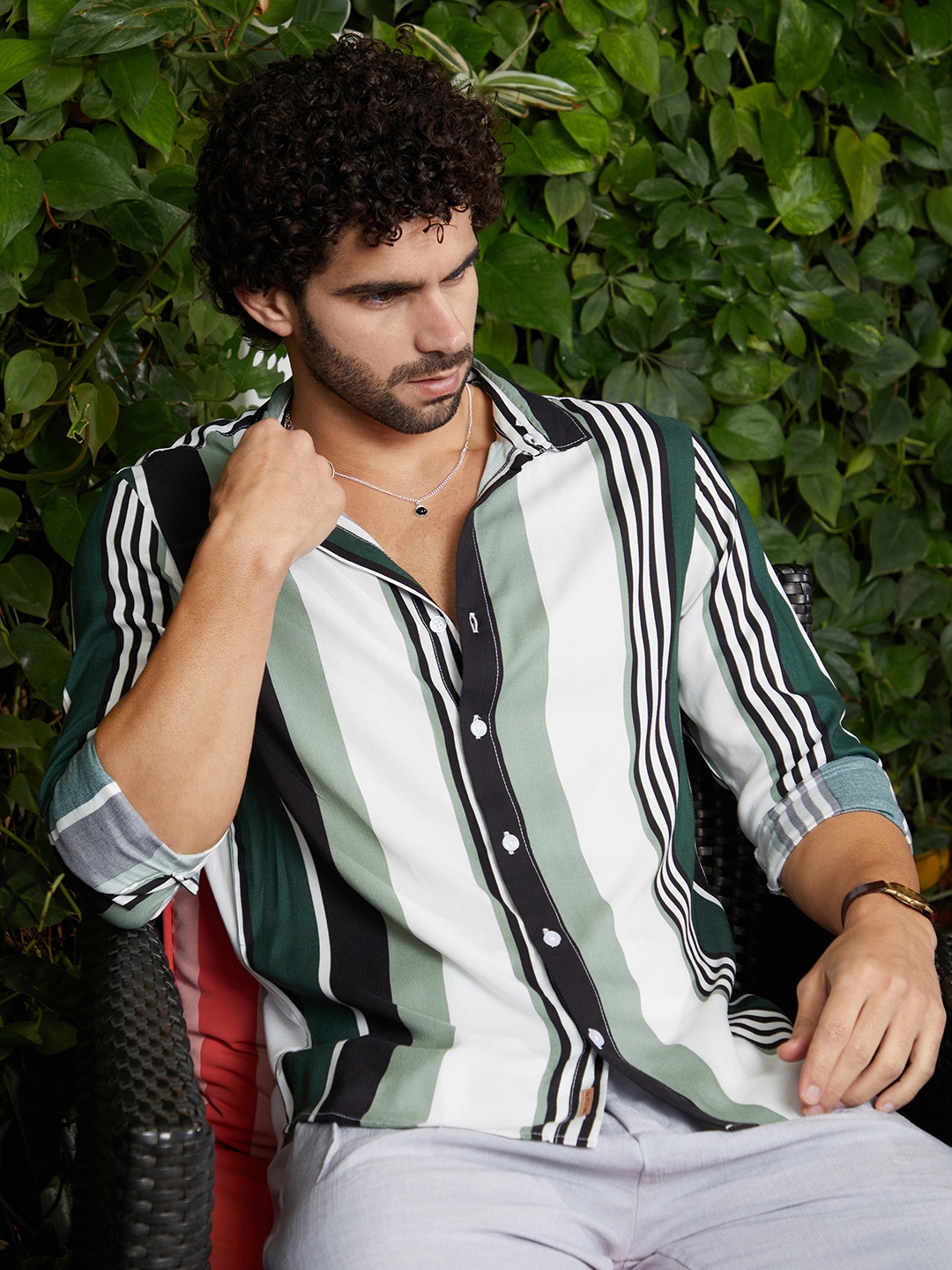 

Campus Sutra Men Comfort Fit Spread Collar Multi Striped Casual Shirt, White
