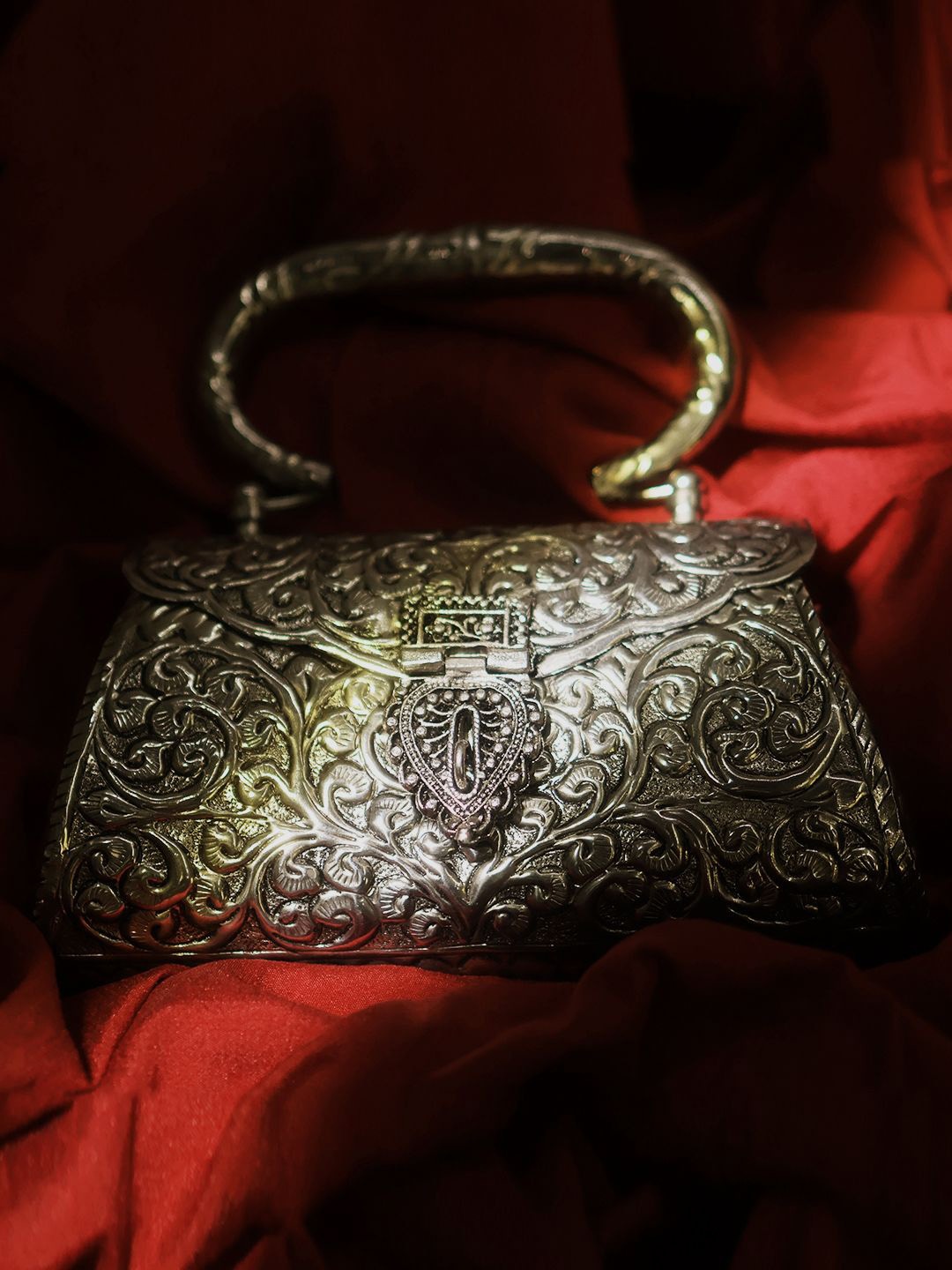 

Tasna Women Textured Structured Sling Bag, Silver